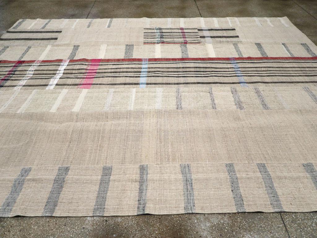 Hand-Woven Galerie Shabab Collection Mid-20th Century Turkish Flatweave Kilim Room Size Rug For Sale