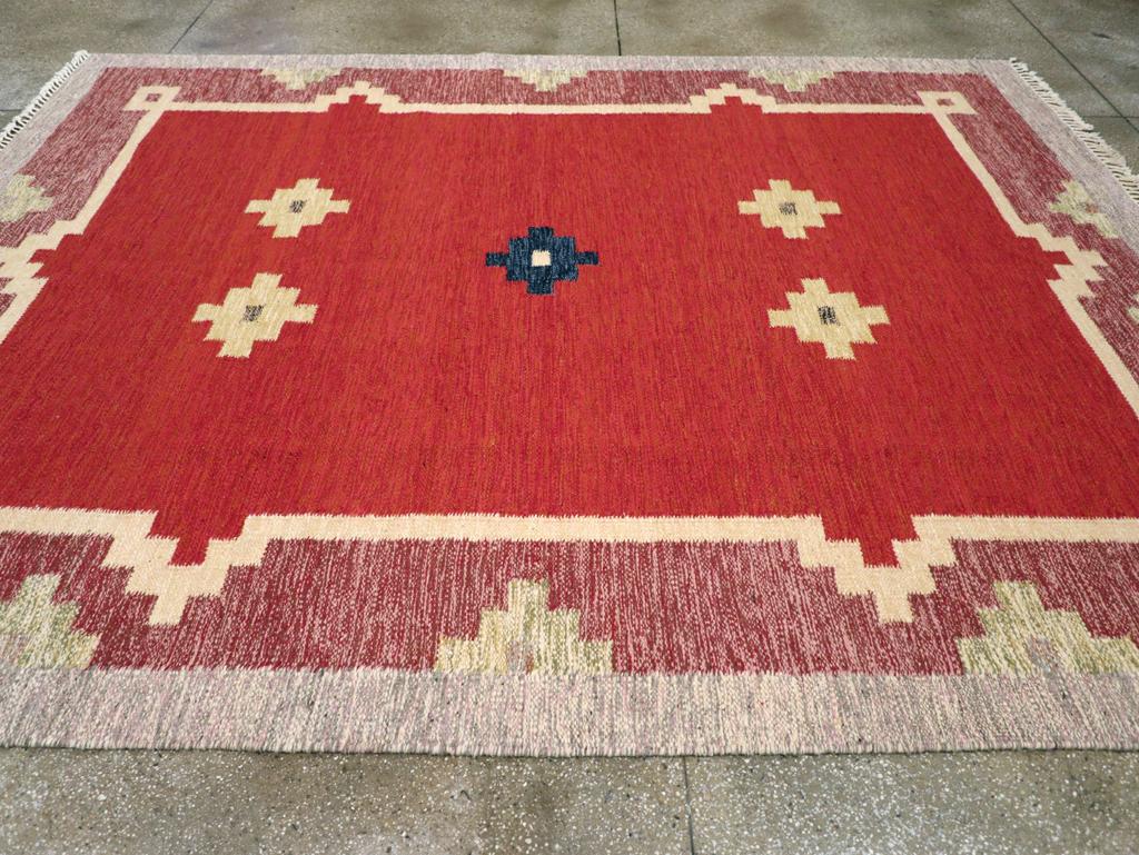 Hand-Woven Galerie Shabab Collection Mid-20th Century Swedish Flatweave Kilim Room Size Rug For Sale