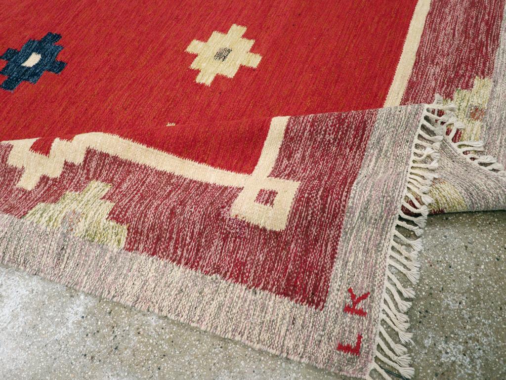 Galerie Shabab Collection Mid-20th Century Swedish Flatweave Kilim Room Size Rug For Sale 1