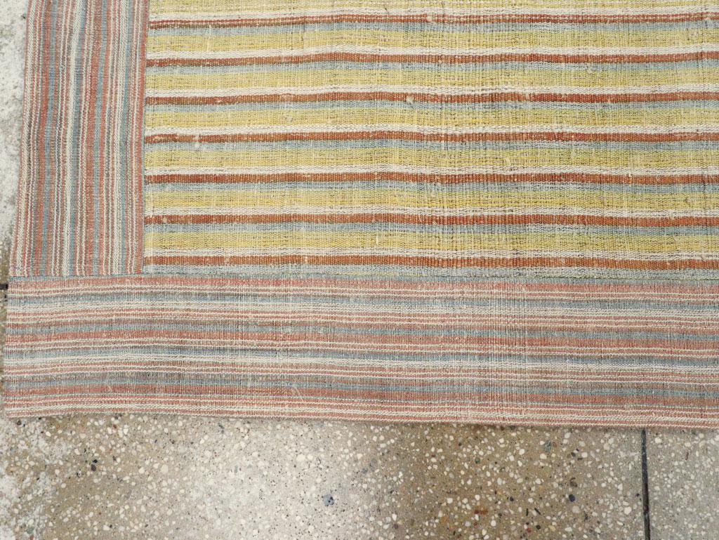 Mid-20th Century Turkish Flatweave Kilim Runner In Excellent Condition For Sale In New York, NY
