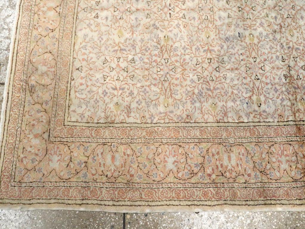Galerie Shabab Collection Mid-20th Century Turkish Sivas Rug im Zustand „Hervorragend“ im Angebot in New York, NY