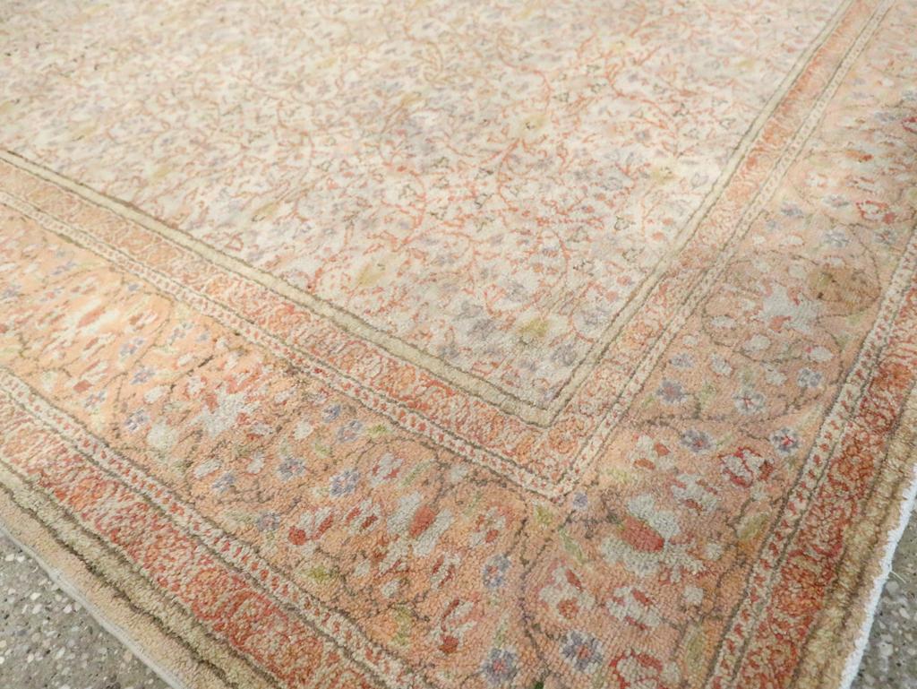 Galerie Shabab Collection Mid-20th Century Turkish Sivas Rug (20. Jahrhundert) im Angebot