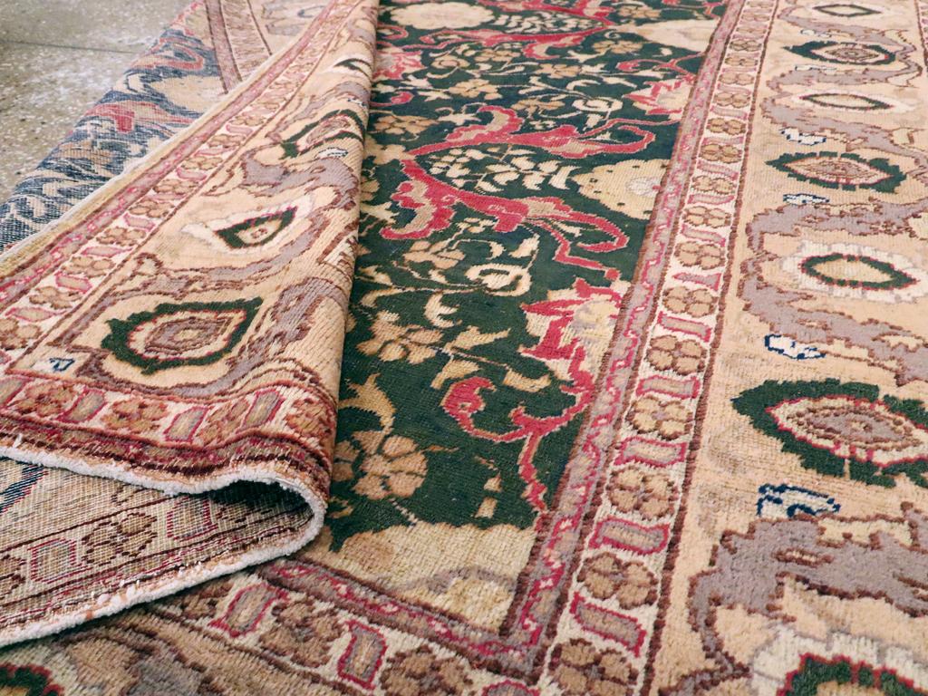 Galerie Shabab Collection Mid-20th Century Turkish Sivas Rug In condizioni ottime in vendita a New York, NY