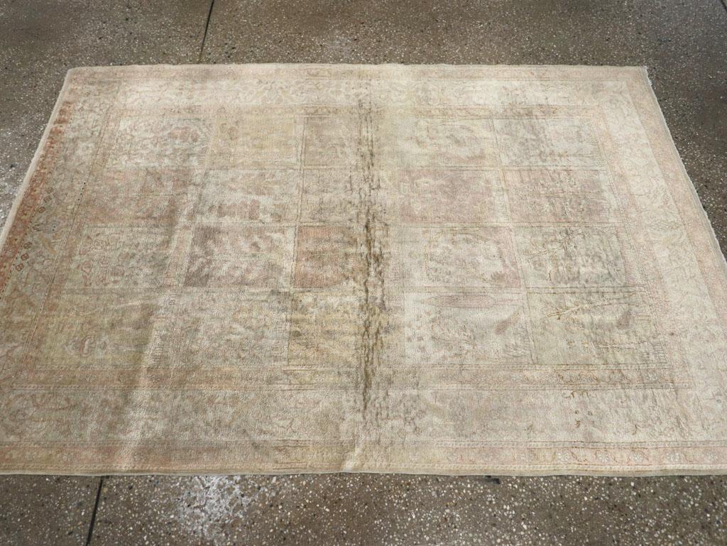 Turco Galerie Shabab Collection'S Tappeto da lancio turco Sivas della metà del XX secolo in vendita