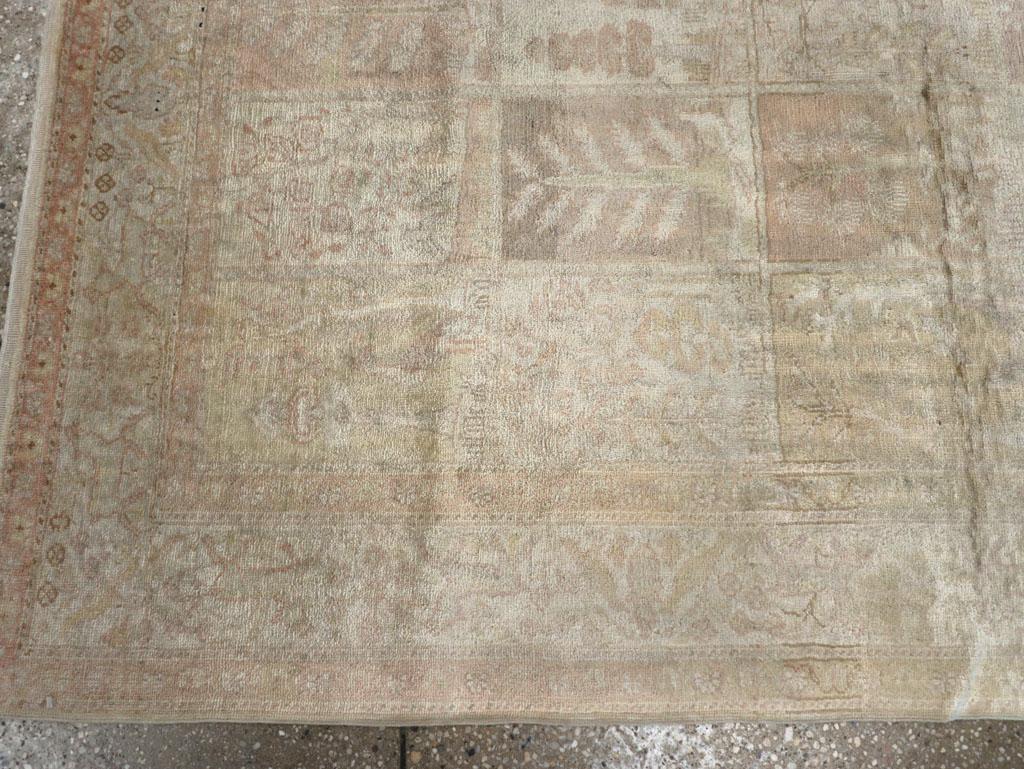Annodato a mano Galerie Shabab Collection'S Tappeto da lancio turco Sivas della metà del XX secolo in vendita