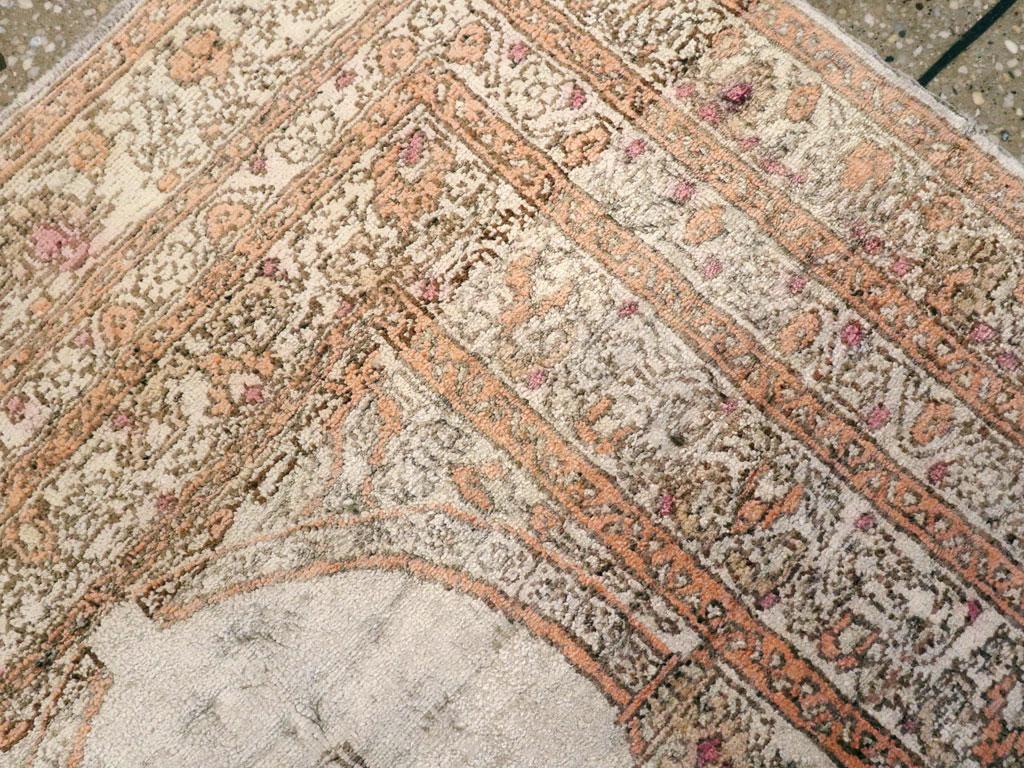 Colección Galerie Shabab Alfombra turca Sivas de mediados del siglo XX en Excelente estado para la venta en New York, NY