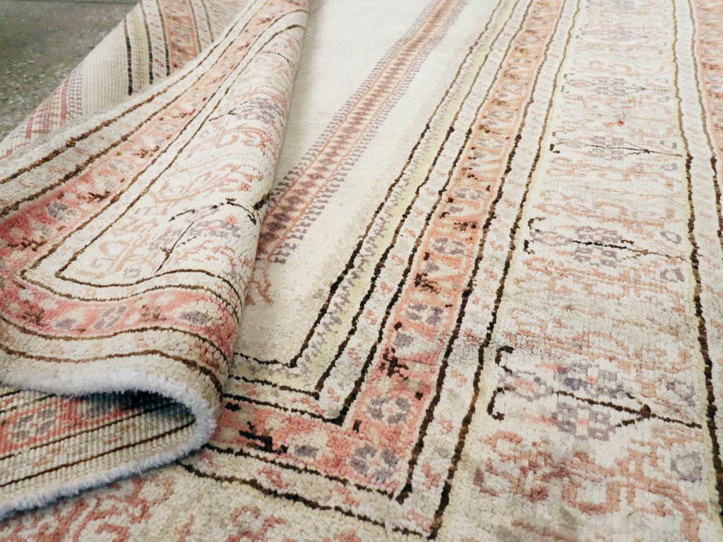 20ième siècle Galerie Shabab Collection Sivas Turque du milieu du 20ème siècle Tapis de plaid en vente