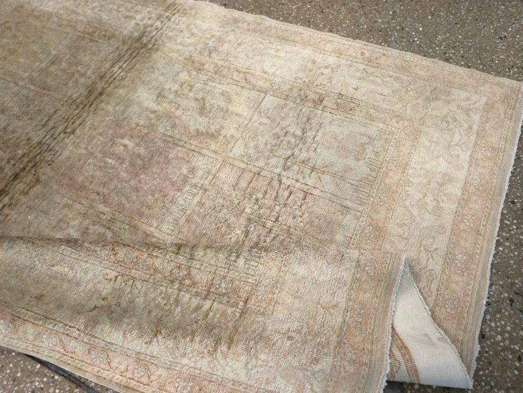 Lana Galerie Shabab Collection'S Tappeto da lancio turco Sivas della metà del XX secolo in vendita