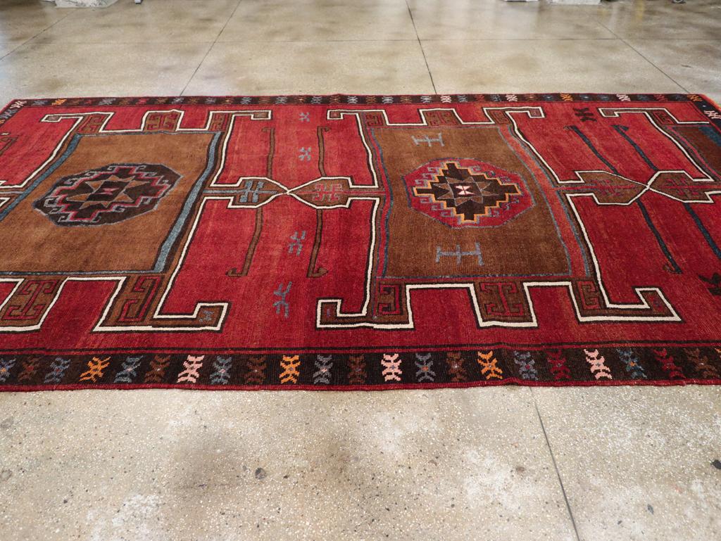 Mid-20th Century Turkish Tribal Room Size Carpet In Excellent Condition For Sale In New York, NY