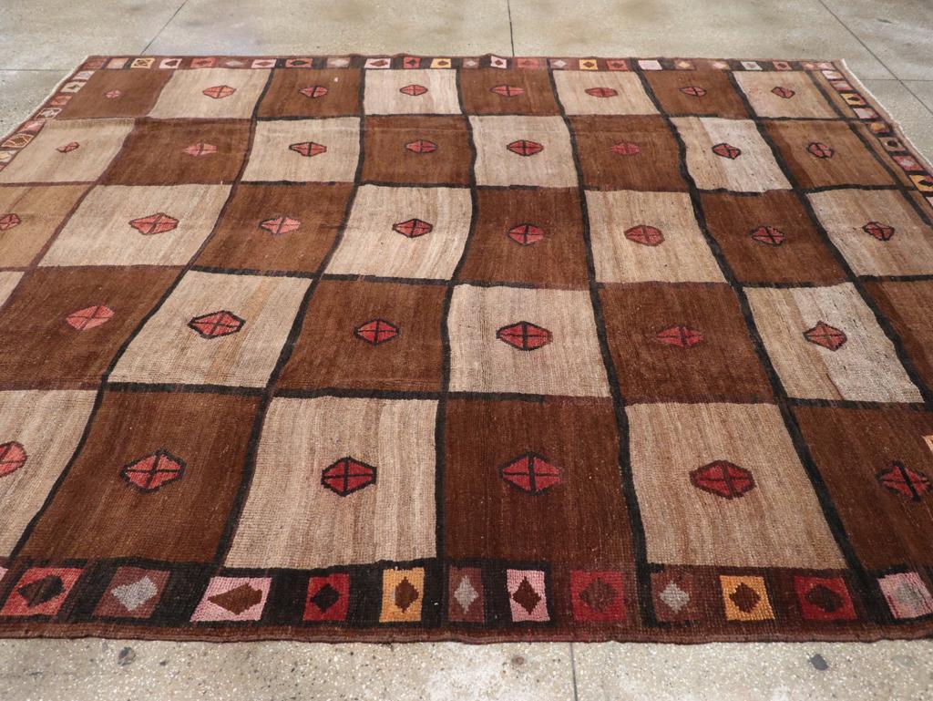 Turc Tapis tribal turc de la collection Shabab du milieu du 20e siècle, taille de pièce en vente