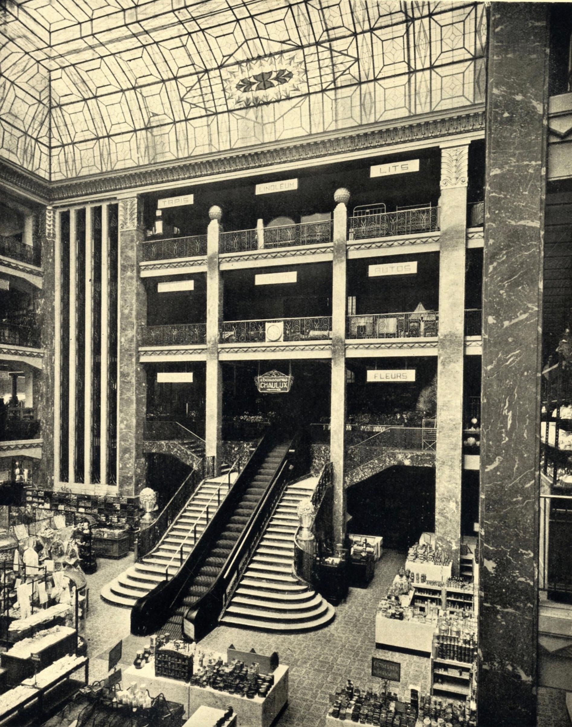 Belgian 'Galeries Anspach Brussels' Art Deco Side Table in Solid Oak 1940s For Sale