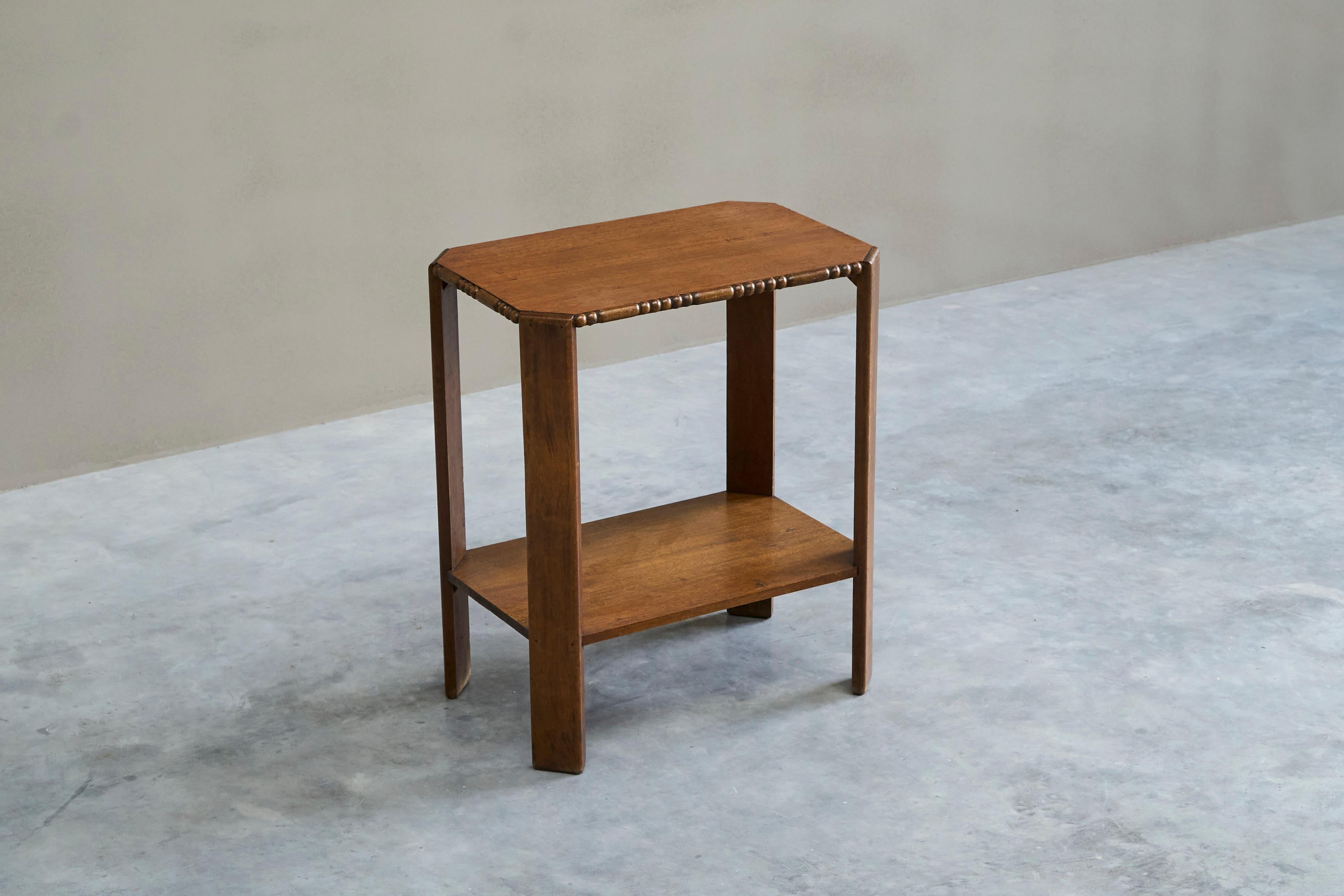 'Galeries Anspach Brussels' Art Deco Side Table in Solid Oak 1940s In Good Condition For Sale In Meer, VAN