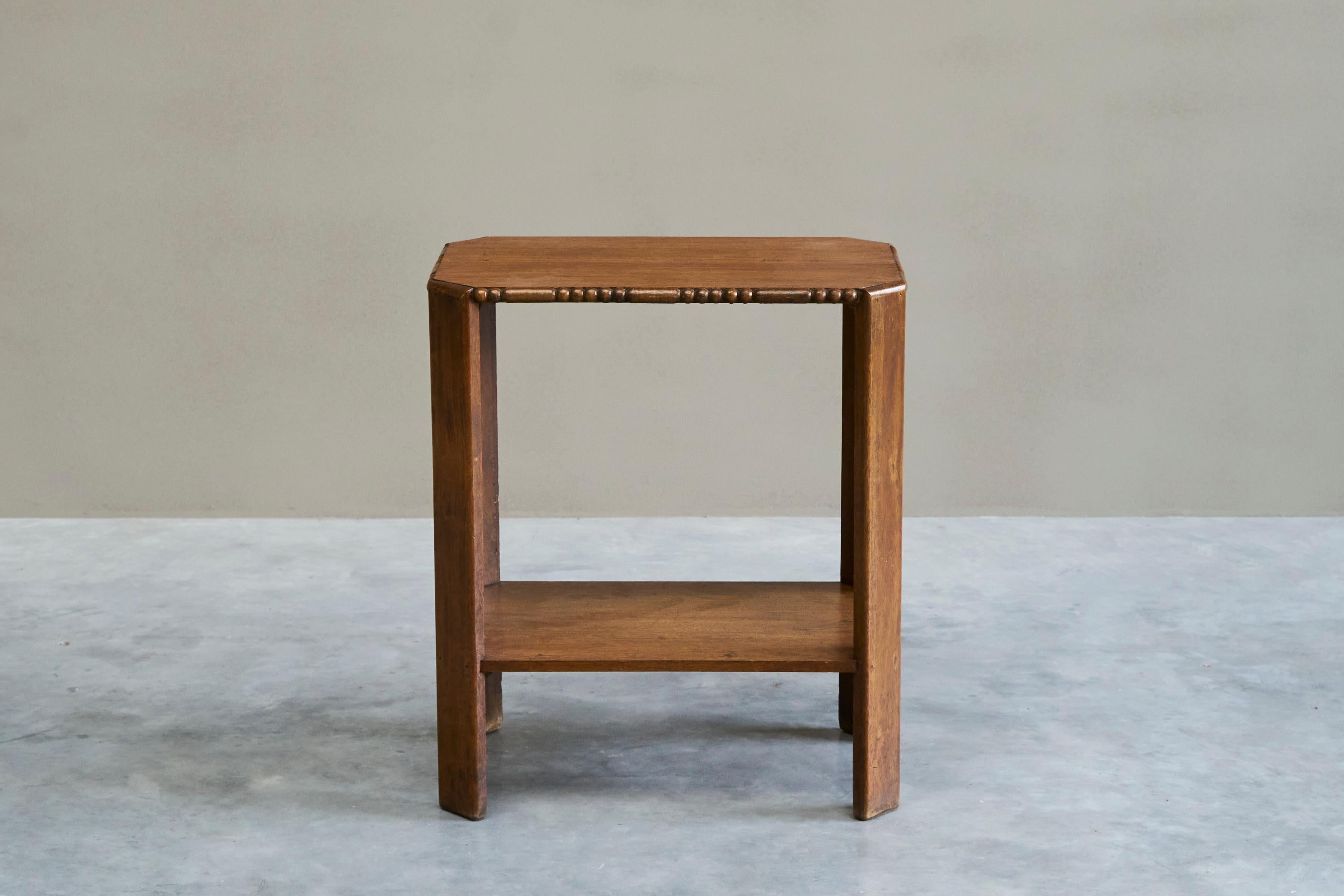 'Galeries Anspach Brussels' Art Deco Side Table in Solid Oak 1940s For Sale 4