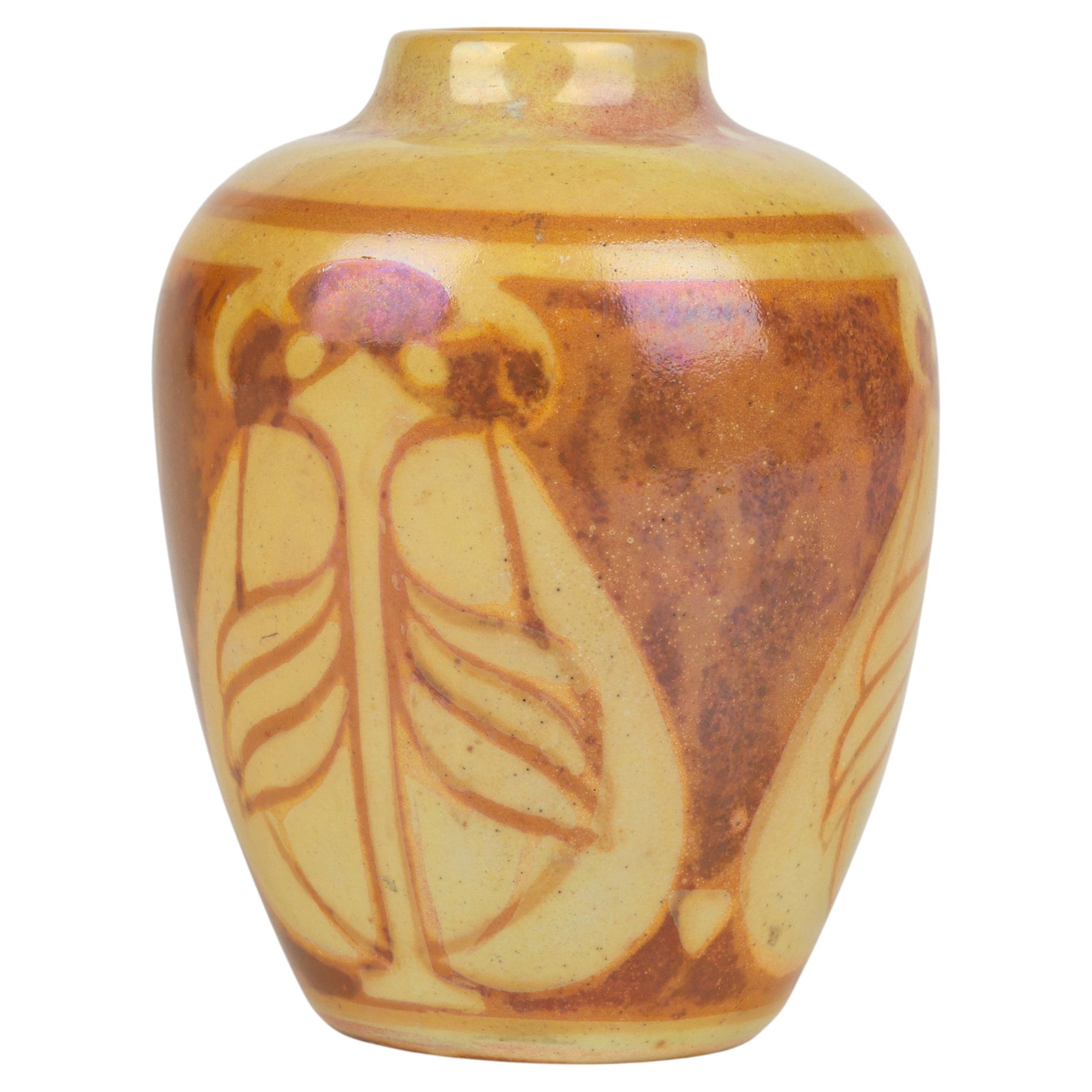 Galileo Chini – L’Art della Ceramica di Fontebuoni – Vaso con scarabeo lustrato