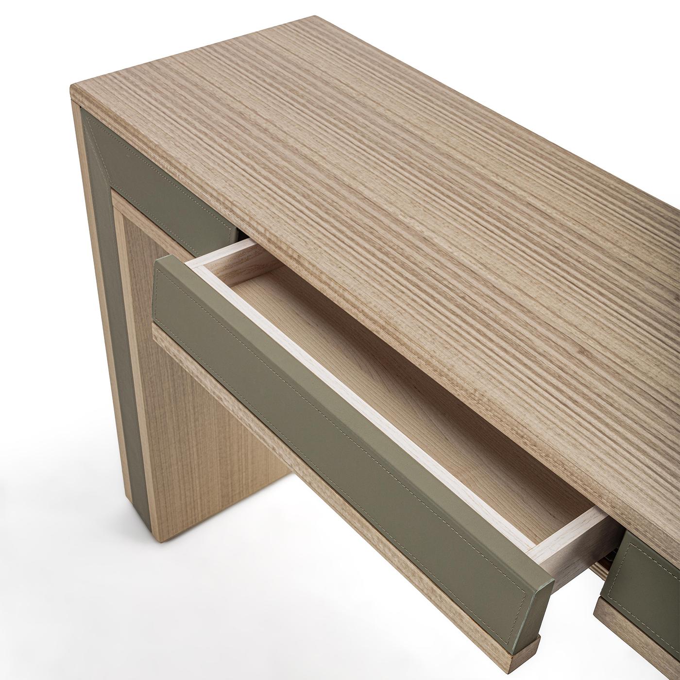 Galileo Lux Leather & Eucalyptus Console In New Condition For Sale In Milan, IT