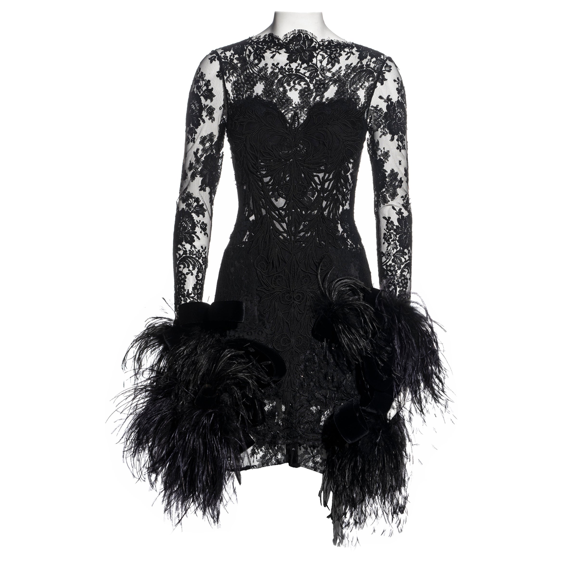 Galitzine Couture robe de soirée en dentelle noire et plumes d'autruche, vers 1980
