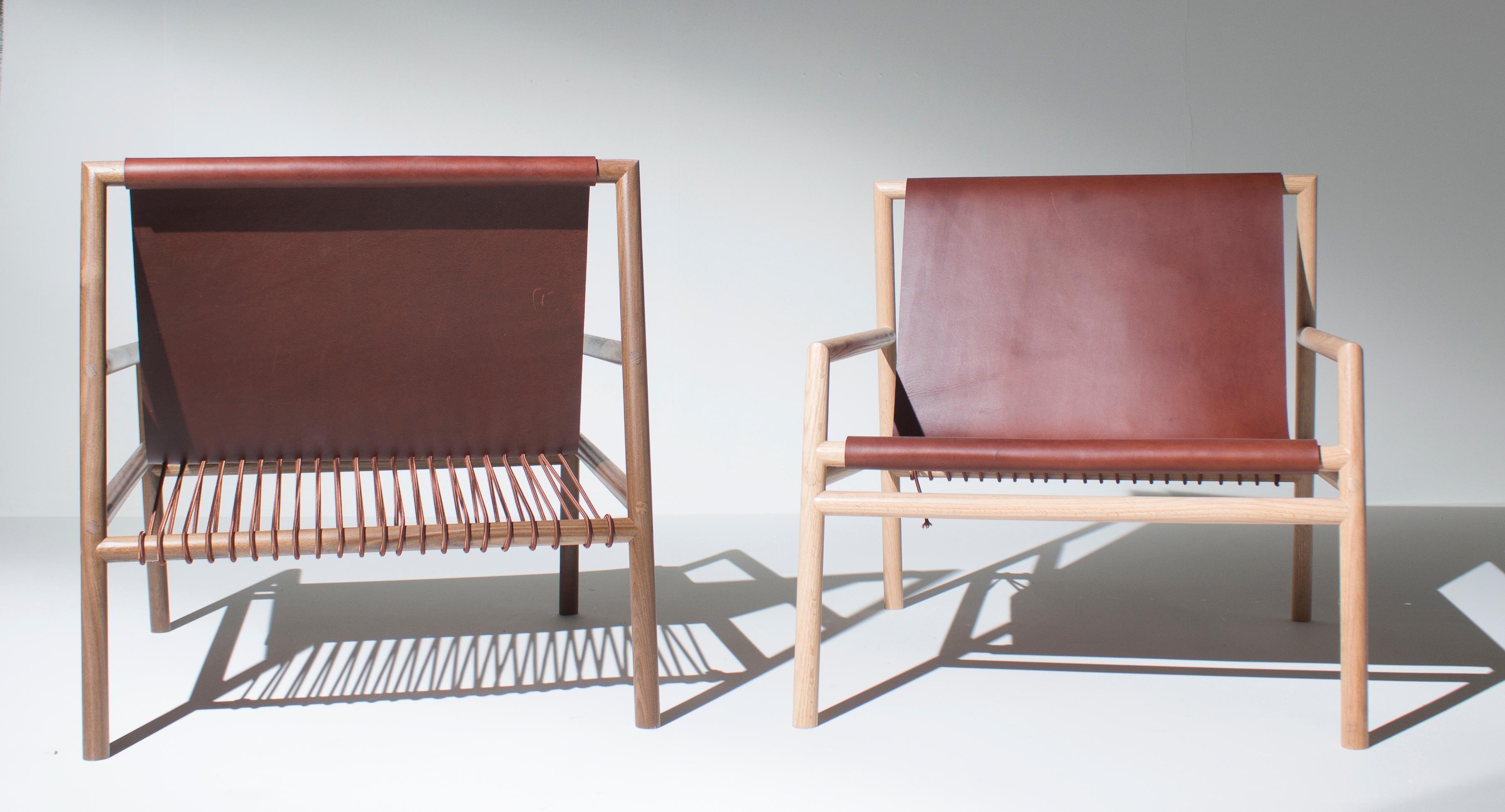 Mid-Century Modern Chaise longue Gallagher en cuir Oak Brown en vente