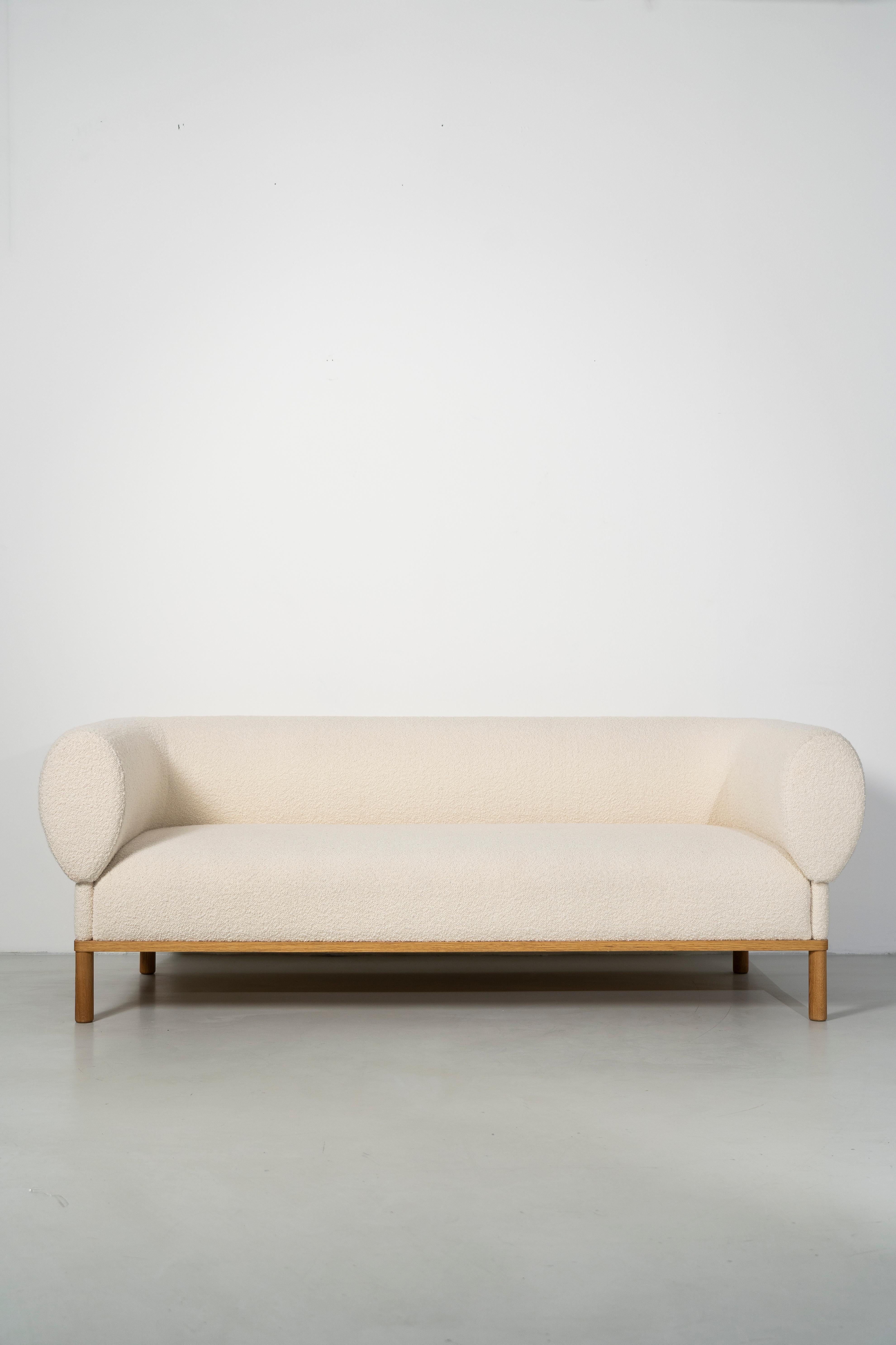 The Gallant Sofa by Morten & Jonas for ToneArt is a modern
interpretation of a chesterfield. Classic and graceful, it is a sofa
concept with strong historic predilections, possessing a shape and
design that stands out, while remaining timeless.

The
