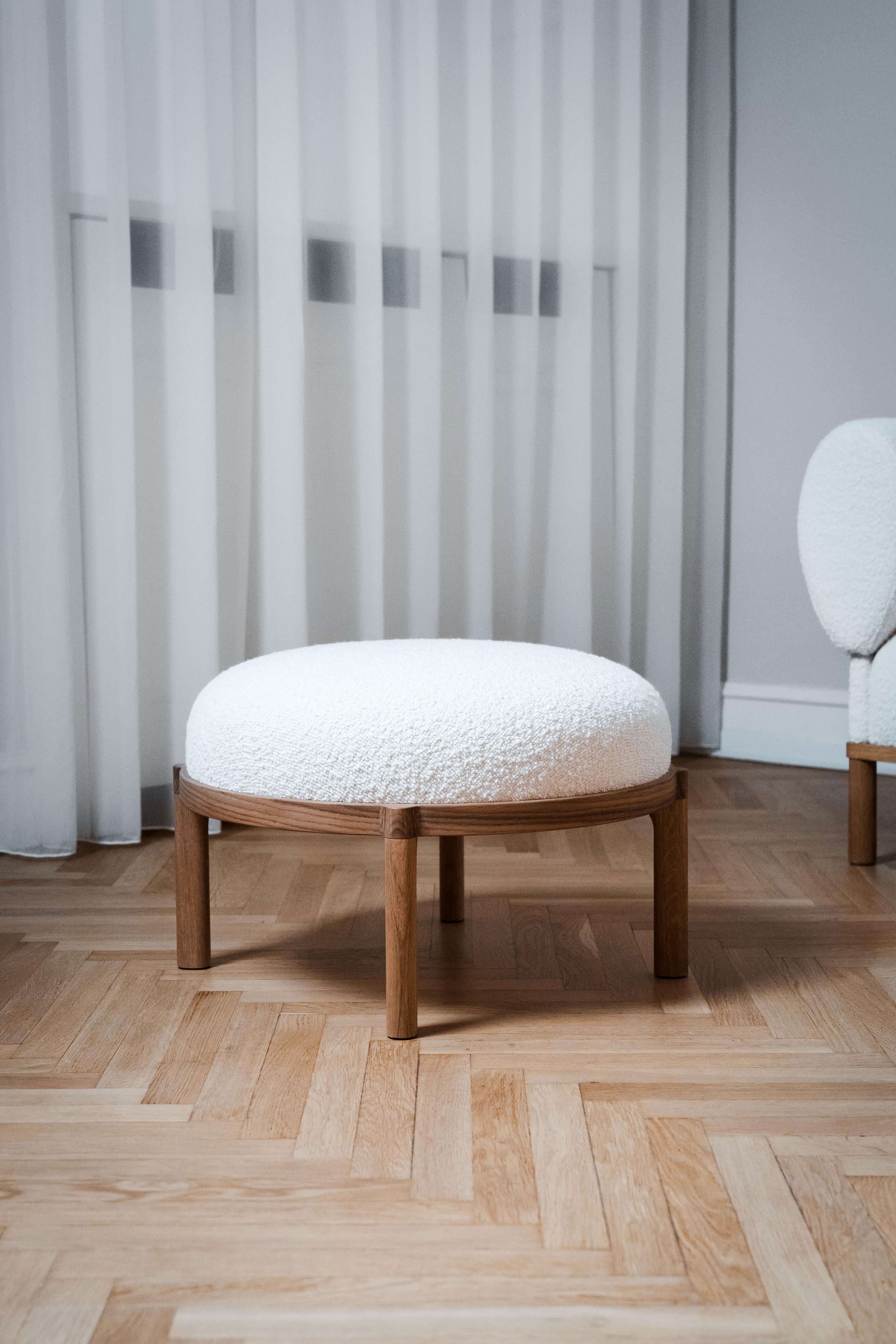 Gallant Stool - solid oak wood base with boucle upholstery Neuf - En vente à Copenhagen, DK