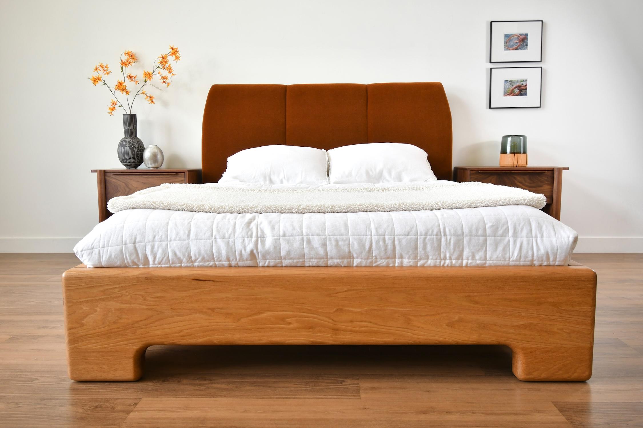 Gallatin Bed In New Condition For Sale In Los Angeles, CA