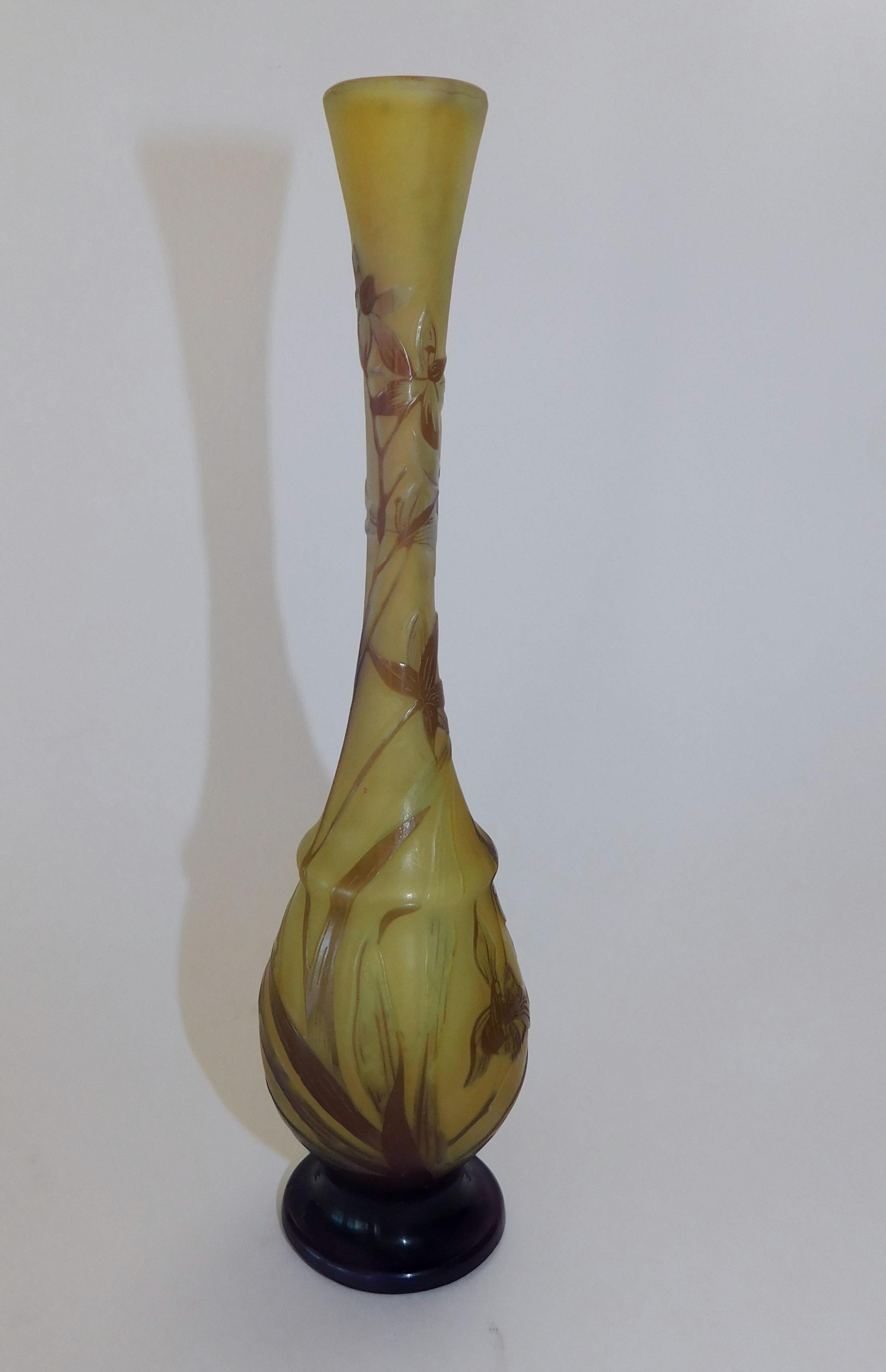 Gallé Art Nouveau French Cameo Glass Vase In Good Condition For Sale In Phoenix, AZ