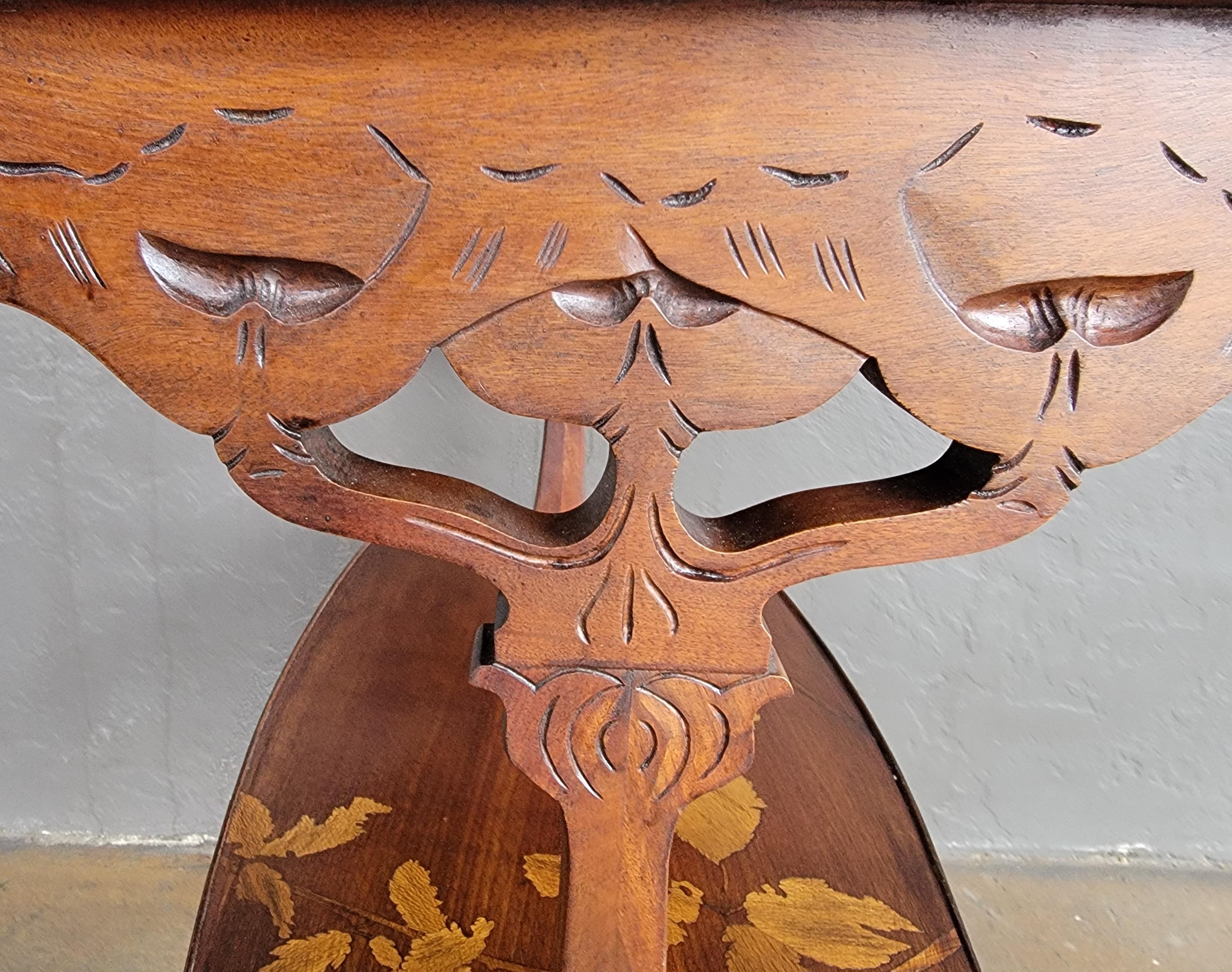 Galle zugeschrieben Jugendstil Intarsien Beistelltisch 2