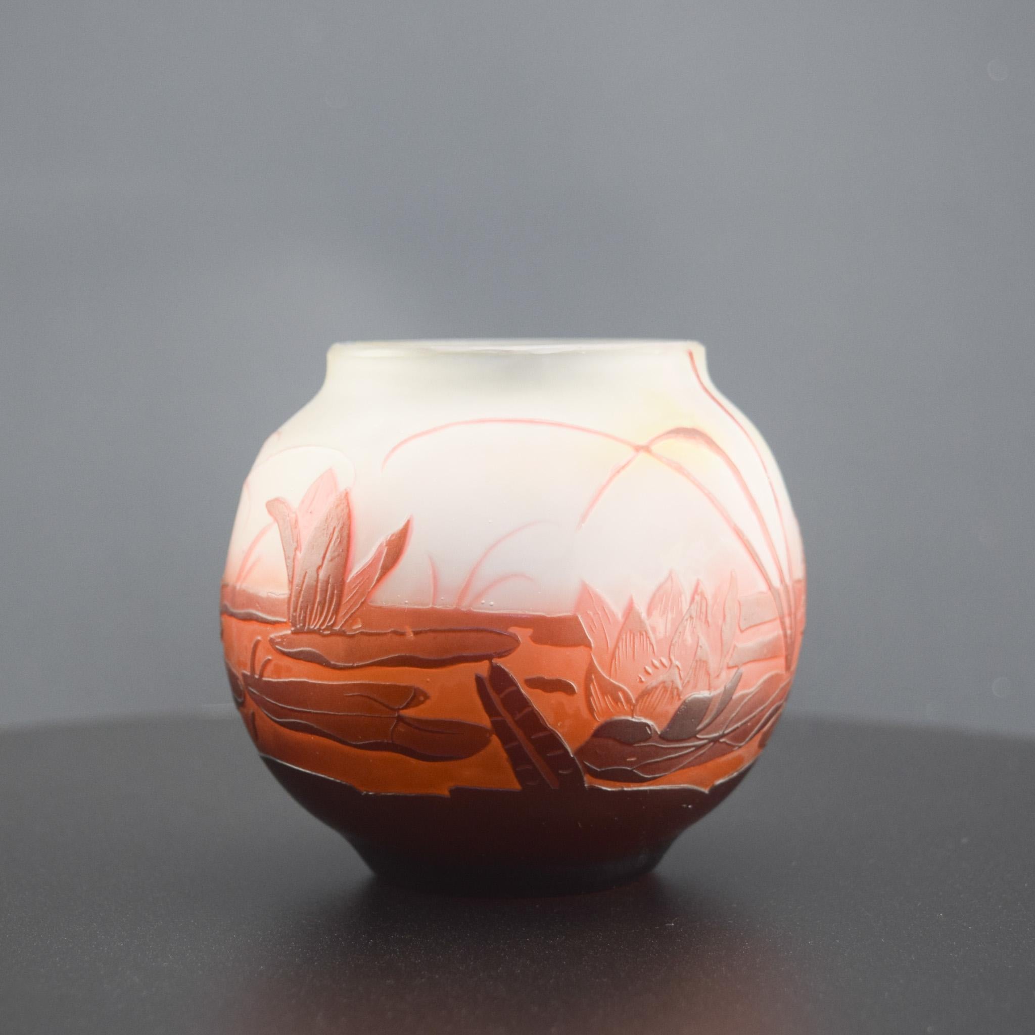 Art Nouveau Vaso acquatico in vetro cammeo Galle C1908 in vendita