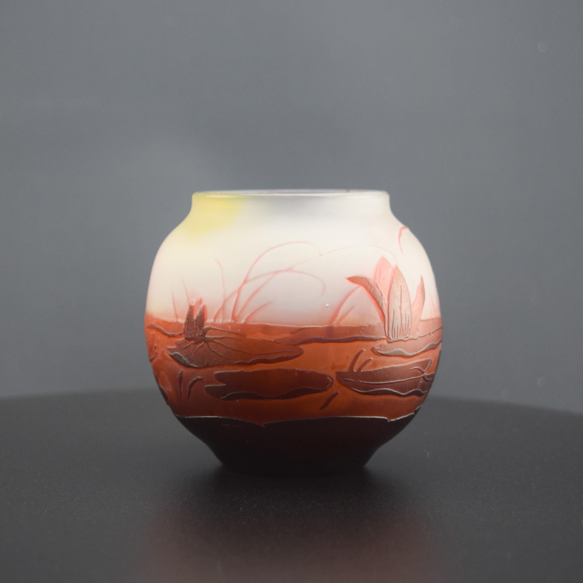 Altro Vaso acquatico in vetro cammeo Galle C1908 in vendita