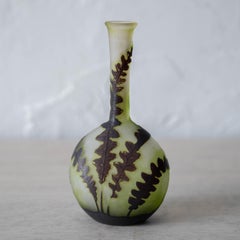 Galle Cameo Glas Banjo Fern Vase, um 1910