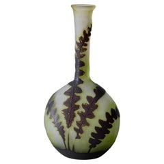 Galle Cameo Glas Banjo Fern Vase, um 1910