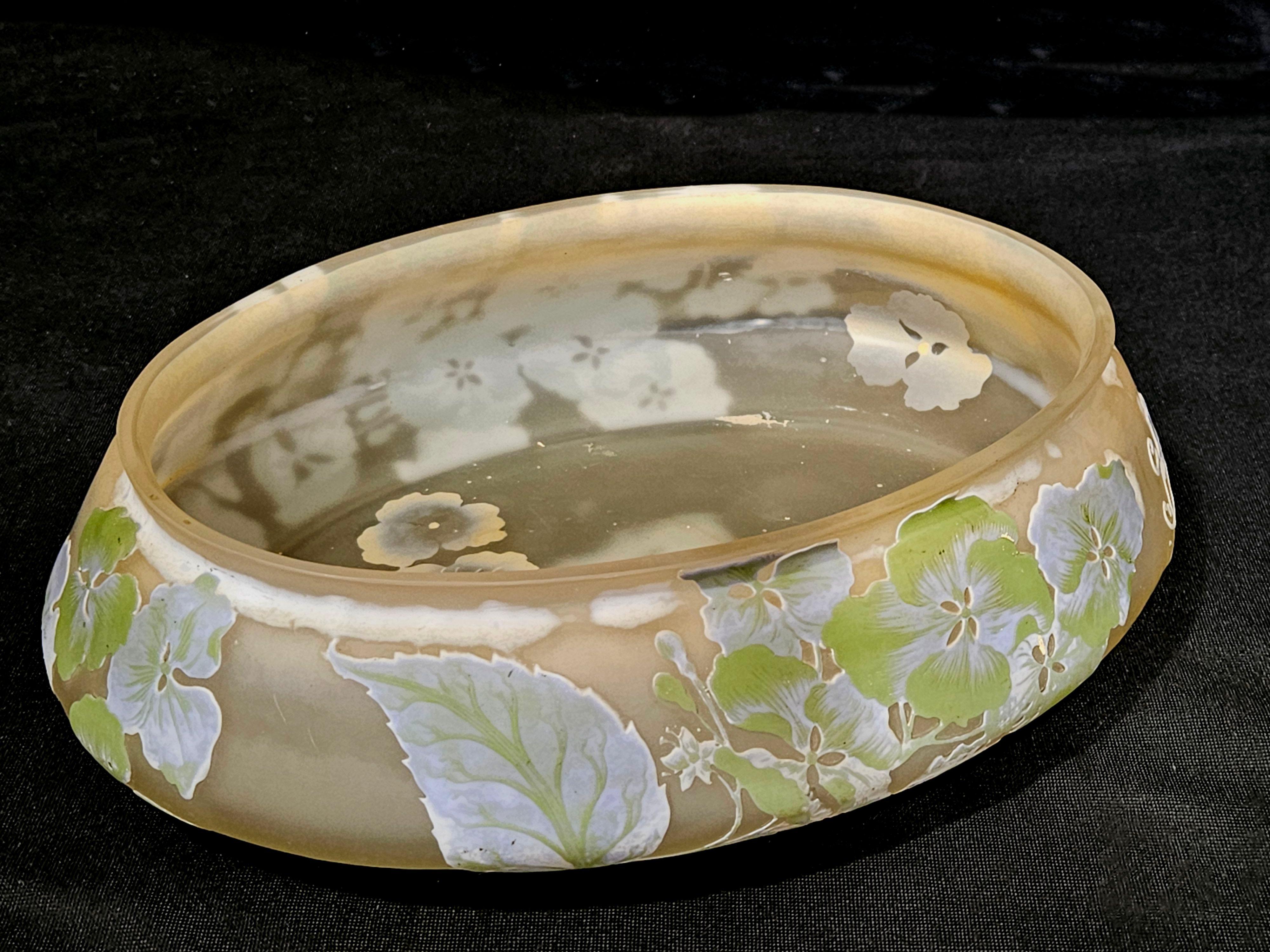 Galle Cameo Glass Bowl with Floral Nancy, France, c. 1900, Cameo Mark 
