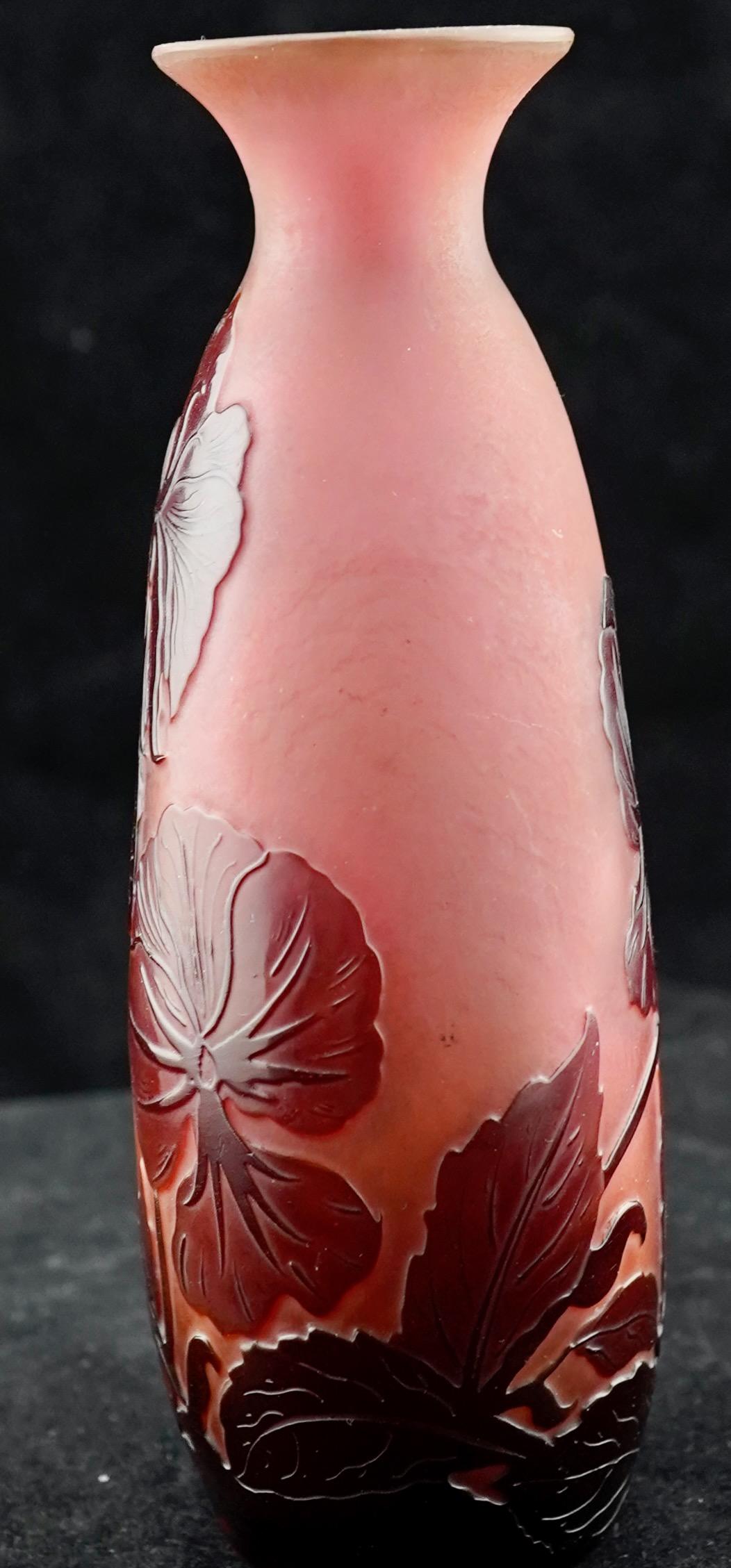 Art Nouveau Vaso floreale in vetro Galle Cameo in vendita