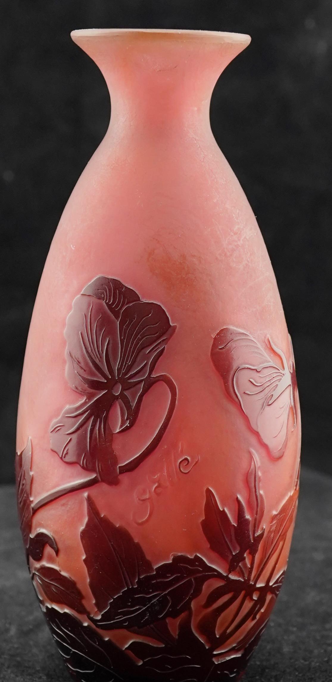 Francese Vaso floreale in vetro Galle Cameo in vendita