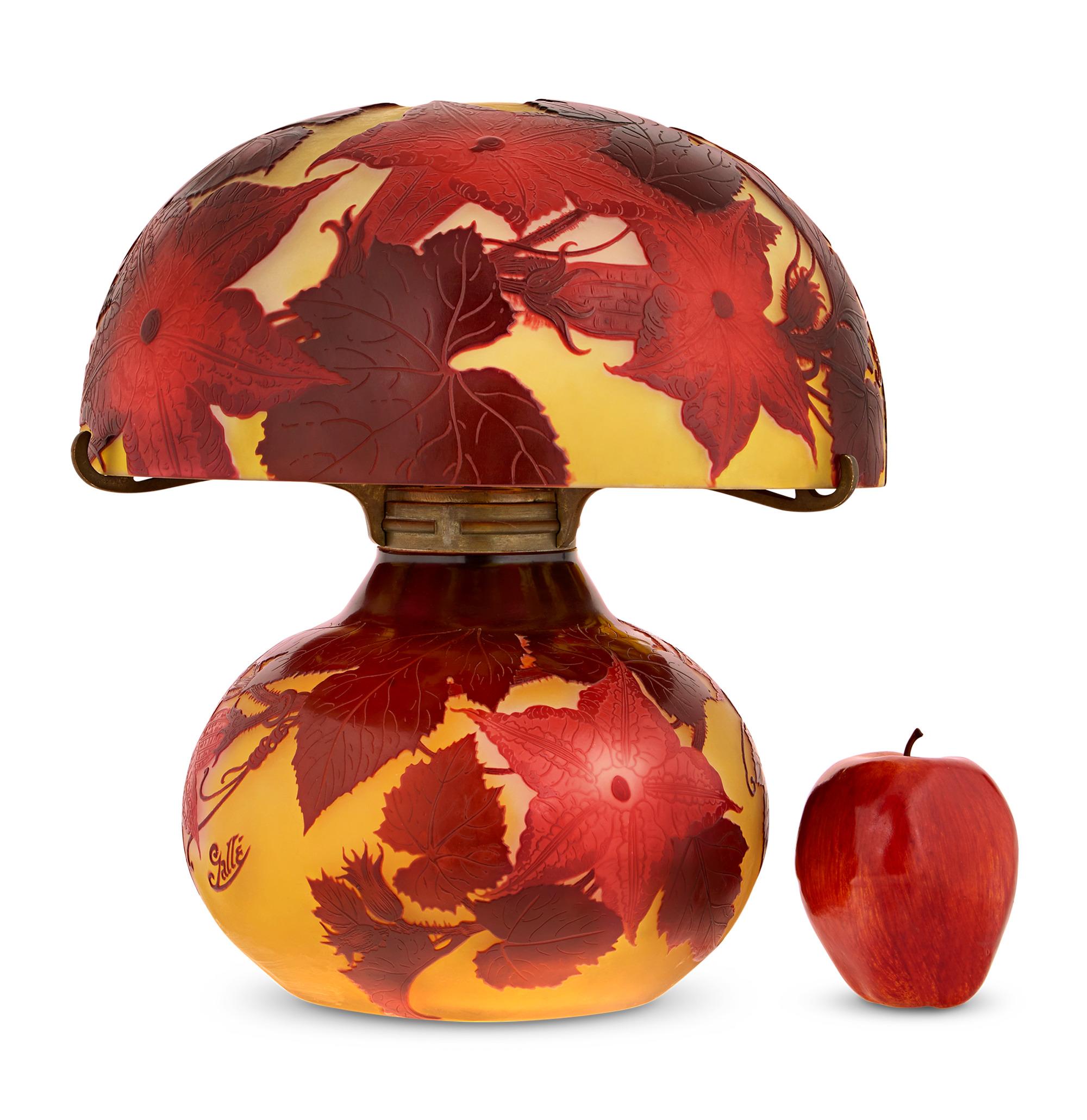 Lámpara de cristal Gallé Cameo siglo XX en venta