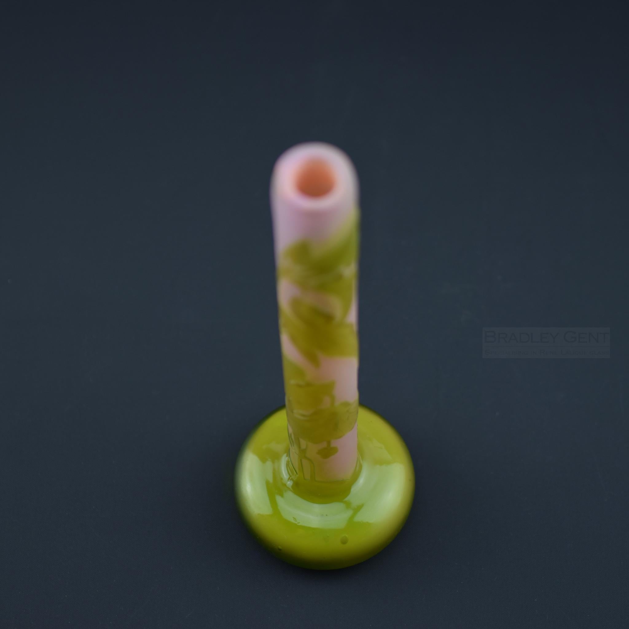 Vase à bâtonnets en verre camée de Galle C1900 en vente 2