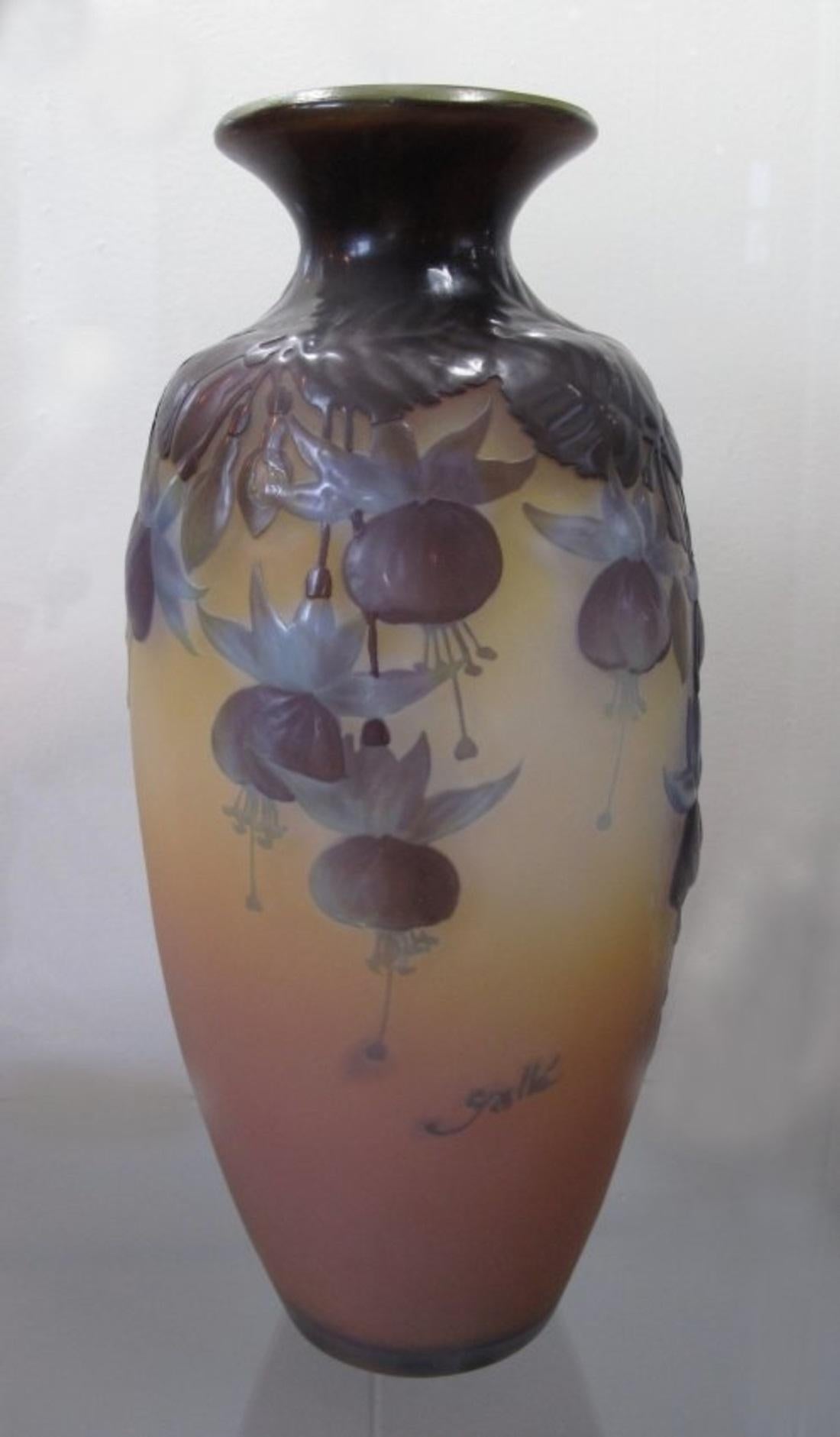 Émile Gallé (1846-1904)
A fine mould-blown (soufflé-moulé) Galle Cameo glass vase
