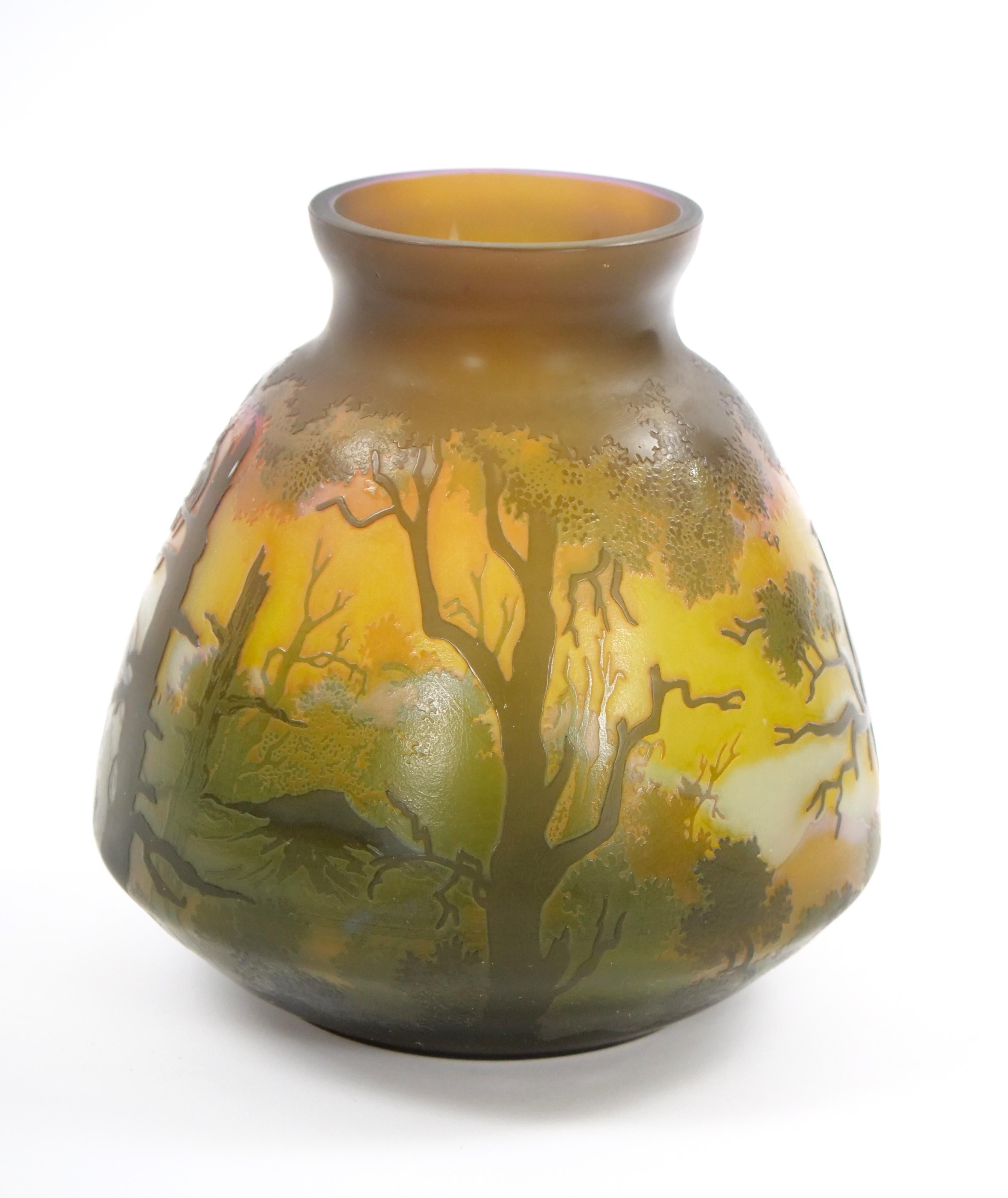 Galle Cameo Glass Vase with Perched Owls For Sale 3