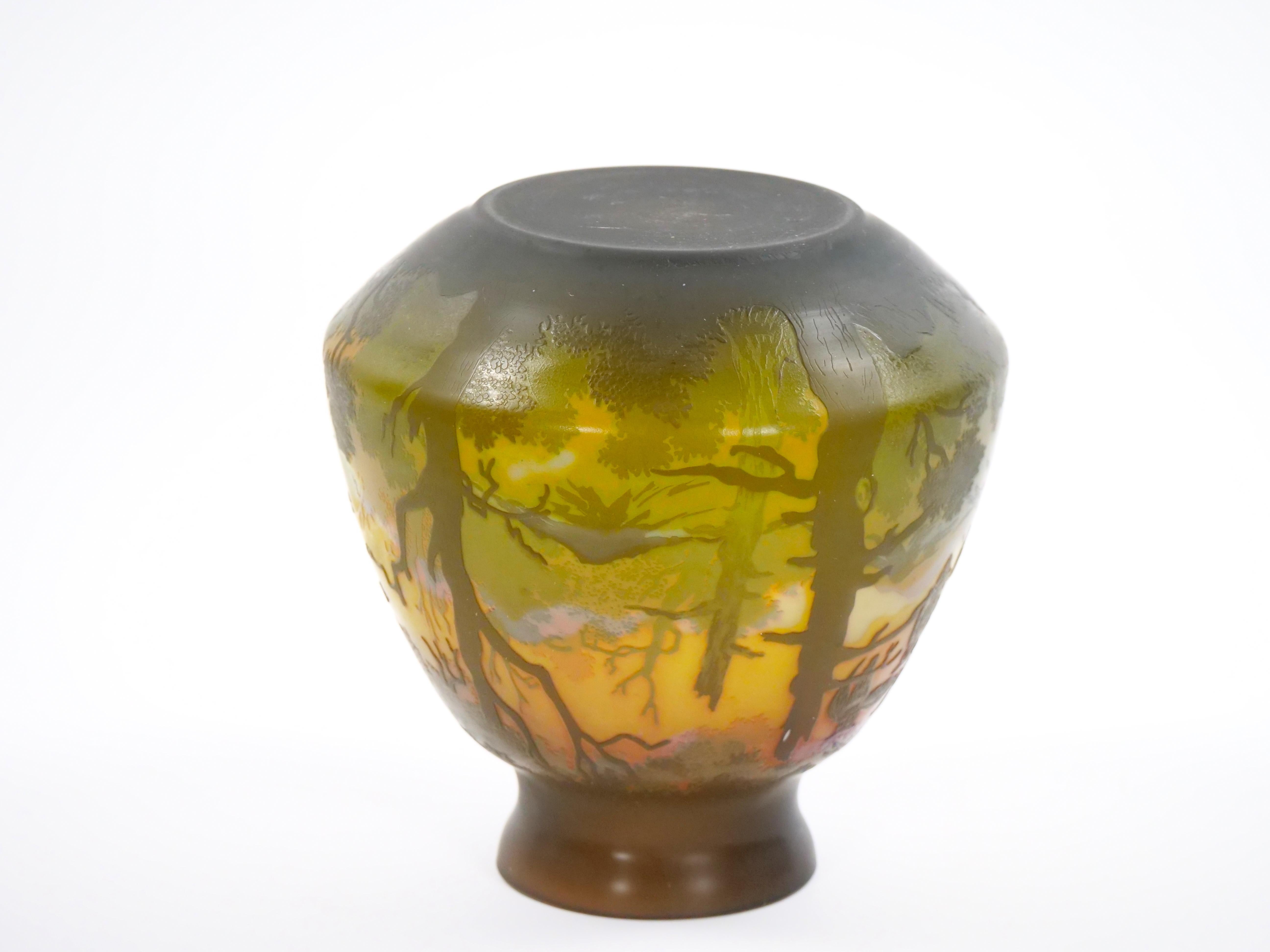 Galle Cameo Glass Vase with Perched Owls For Sale 5