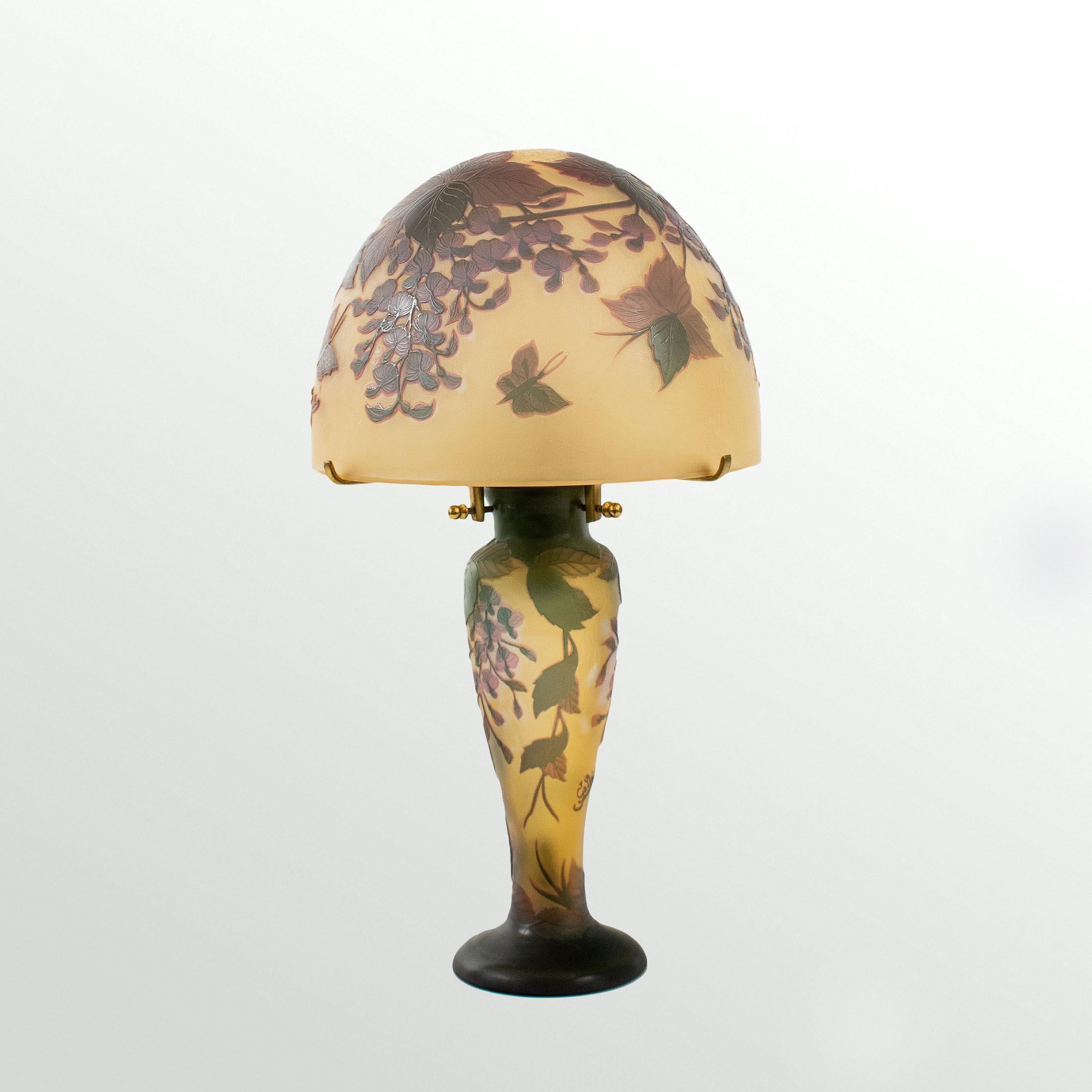 Etched GALLÉ Tip - Elegant Art Nouveau mushroom lamp in acid-etched glass.