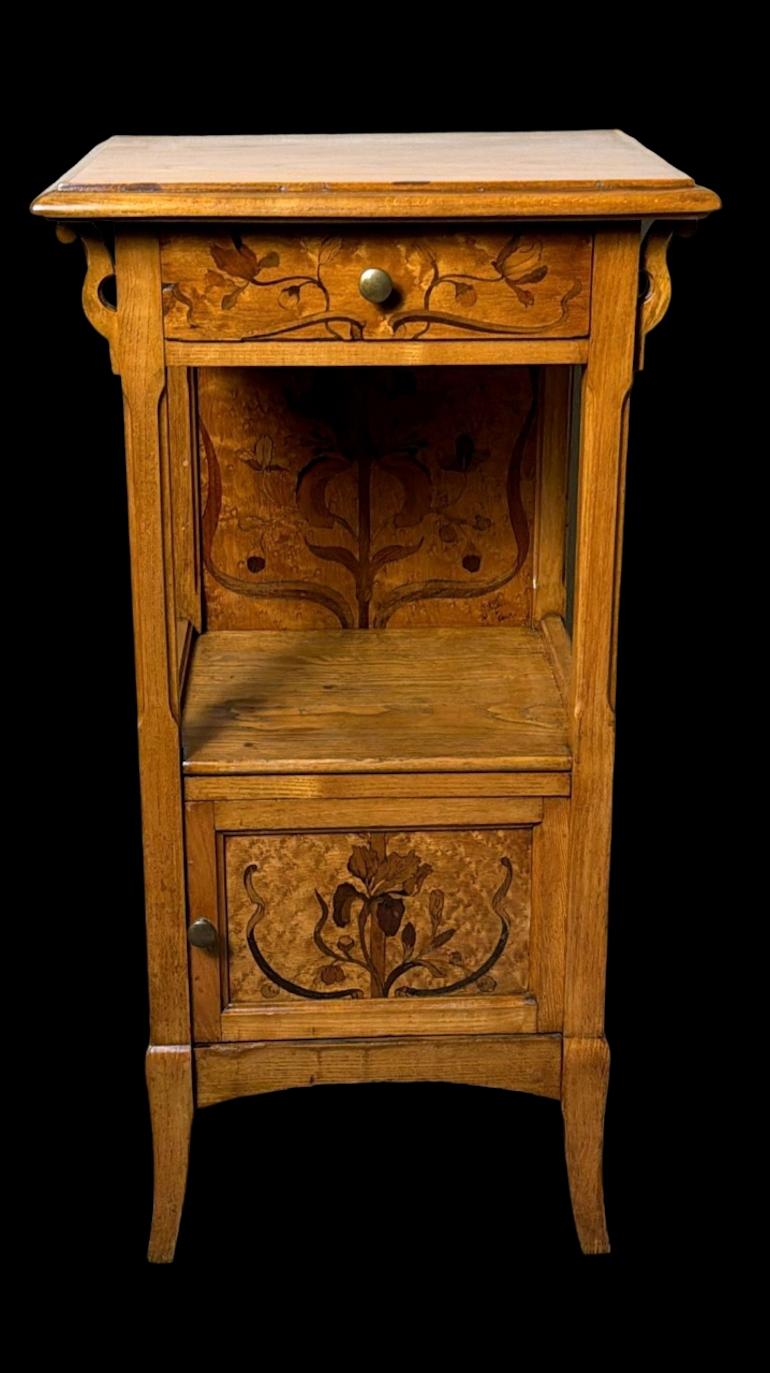 Hand-Crafted Gallé Émile French Art Nouveau Nightstand For Sale