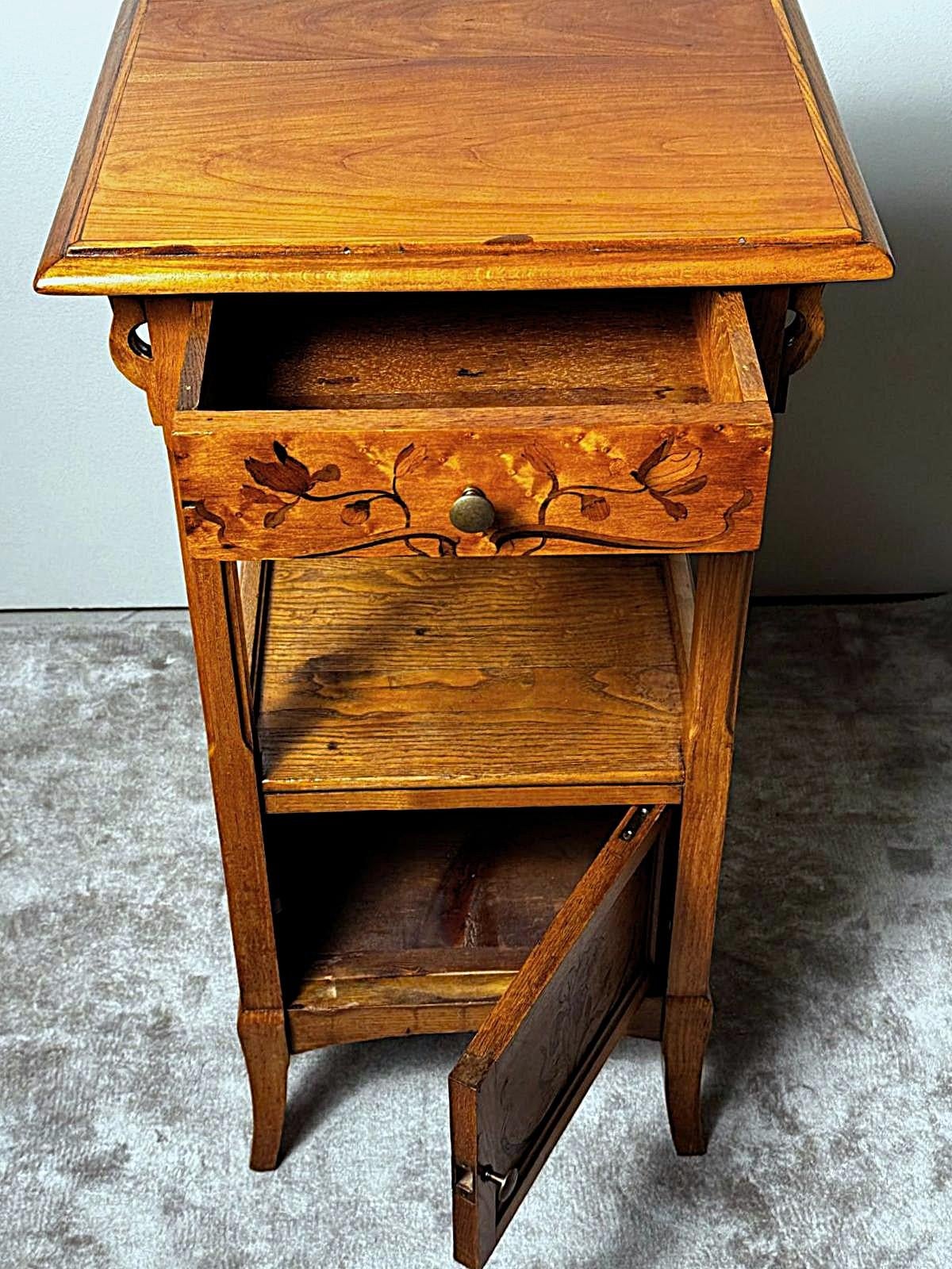 Maple Gallé Émile French Art Nouveau Nightstand For Sale