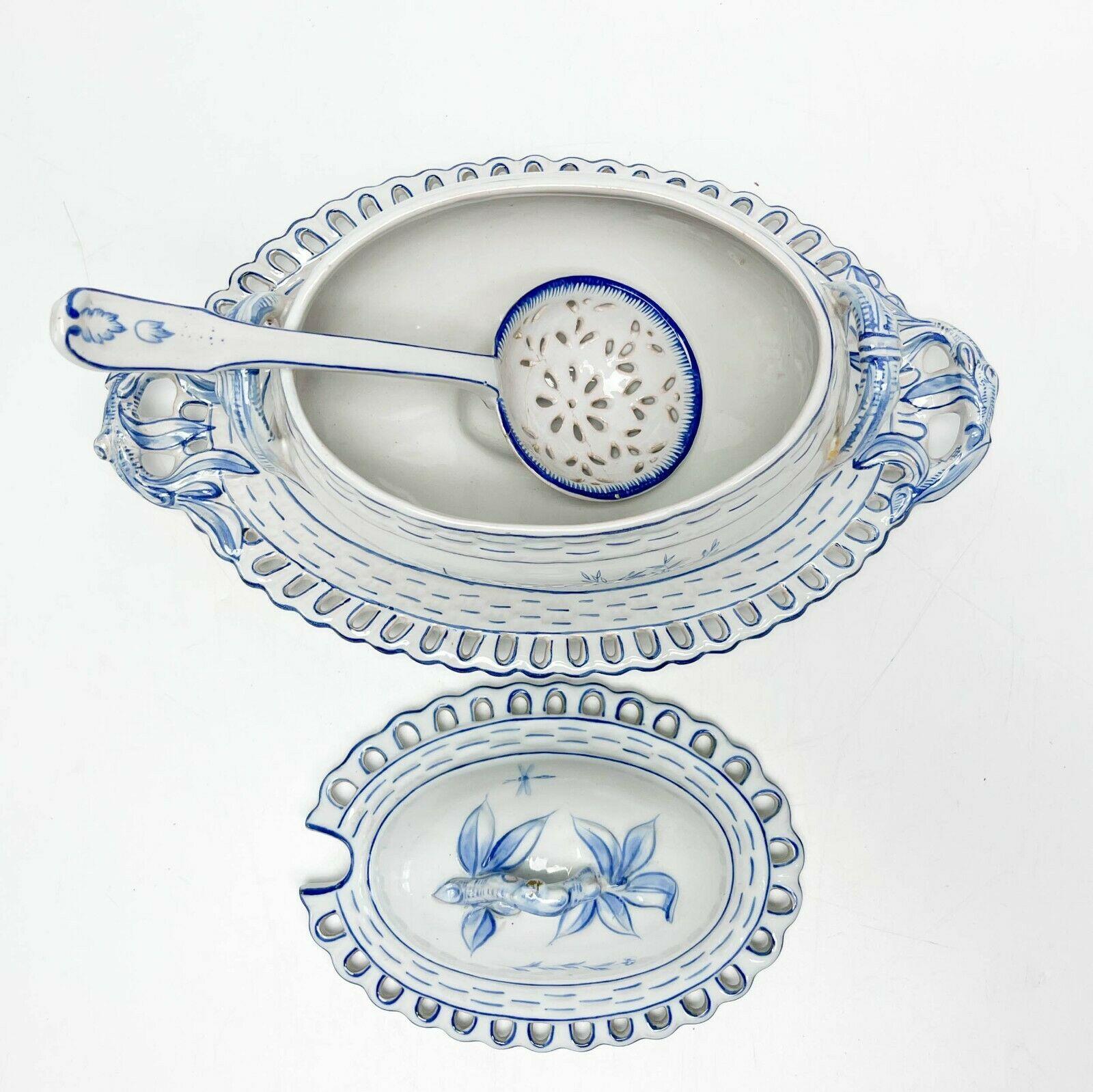 Galle Faience France Reticulated Porcelain Lidded Sauce Tureen with Assoc Spoon For Sale 1