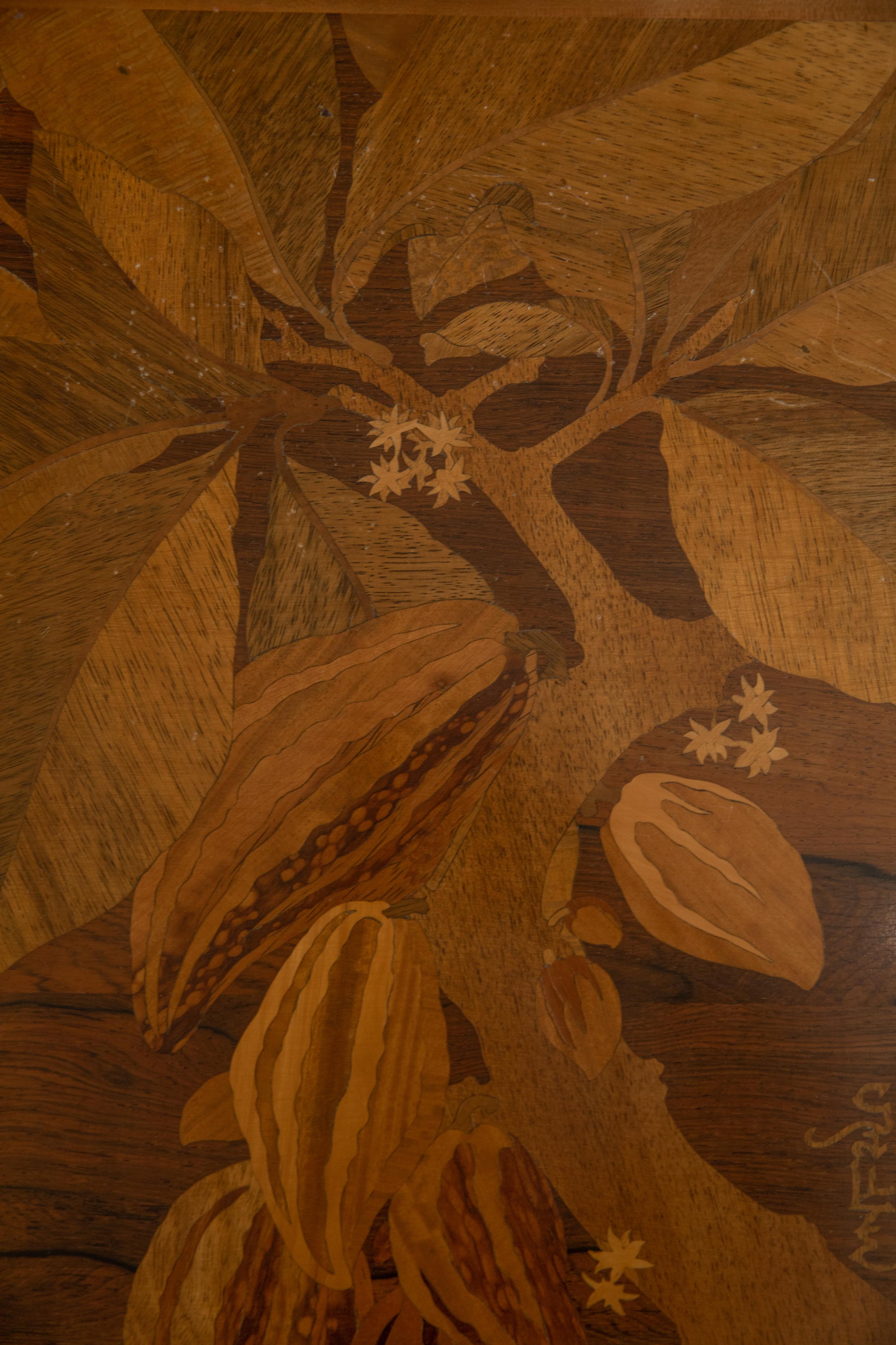 Gallé Inlaid Early 20th Century Art Nouveau Side Table with Floral Motifs 2