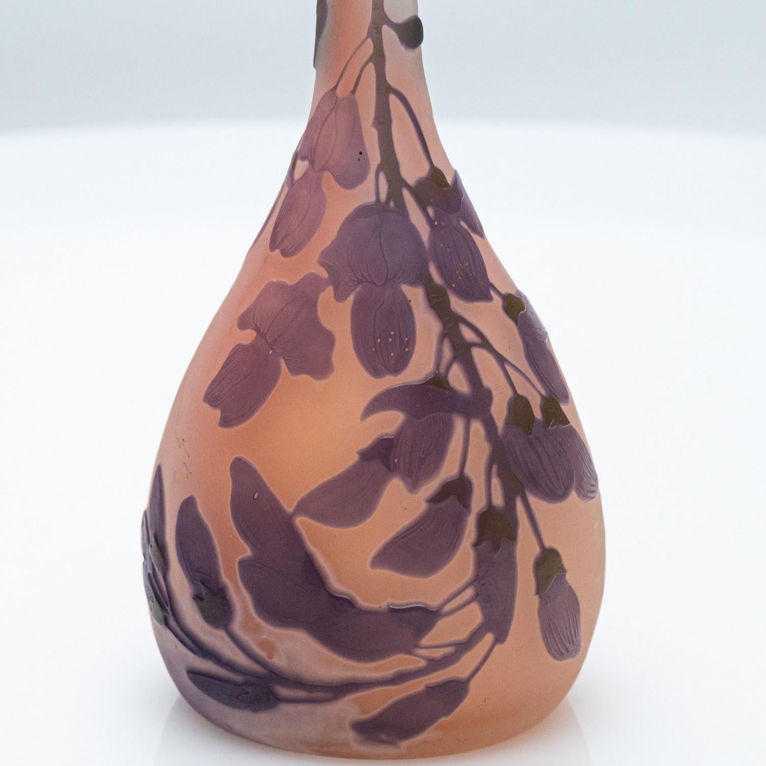 Gallé Signed, Acid Etched Overlay Vase, France, 1905 (Frühes 20. Jahrhundert) im Angebot