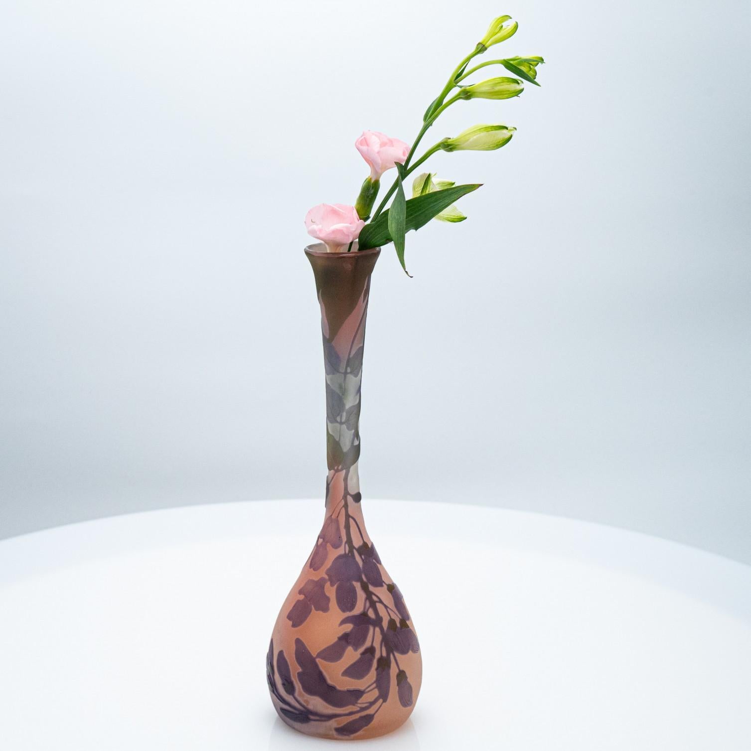 Gallé Signed, Acid Etched Overlay Vase, France, 1905 (Glas) im Angebot