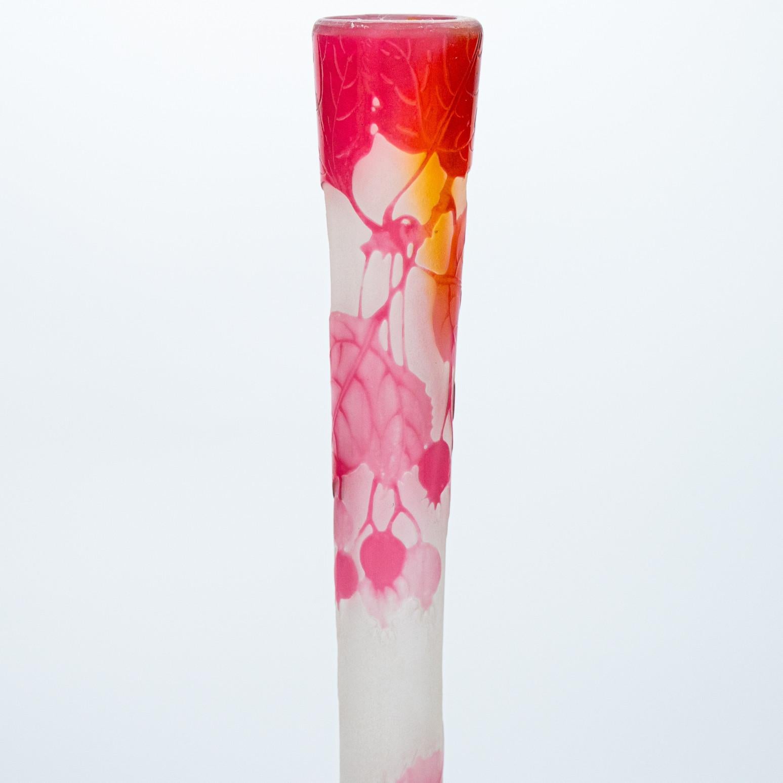 Francese Gallé firmato, grande vaso a forma di banjo inciso all'acido, Francia, 1890 in vendita