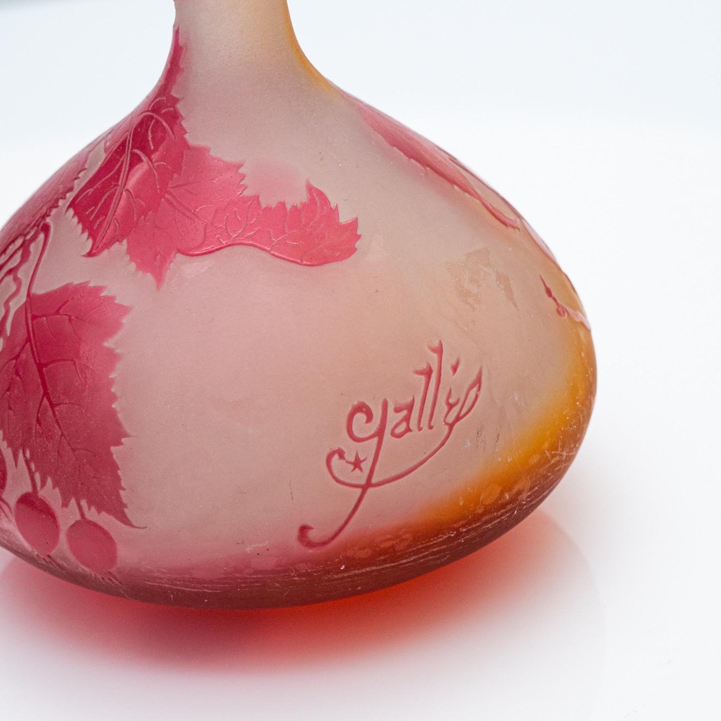 Vetro Gallé firmato, grande vaso a forma di banjo inciso all'acido, Francia, 1890 in vendita