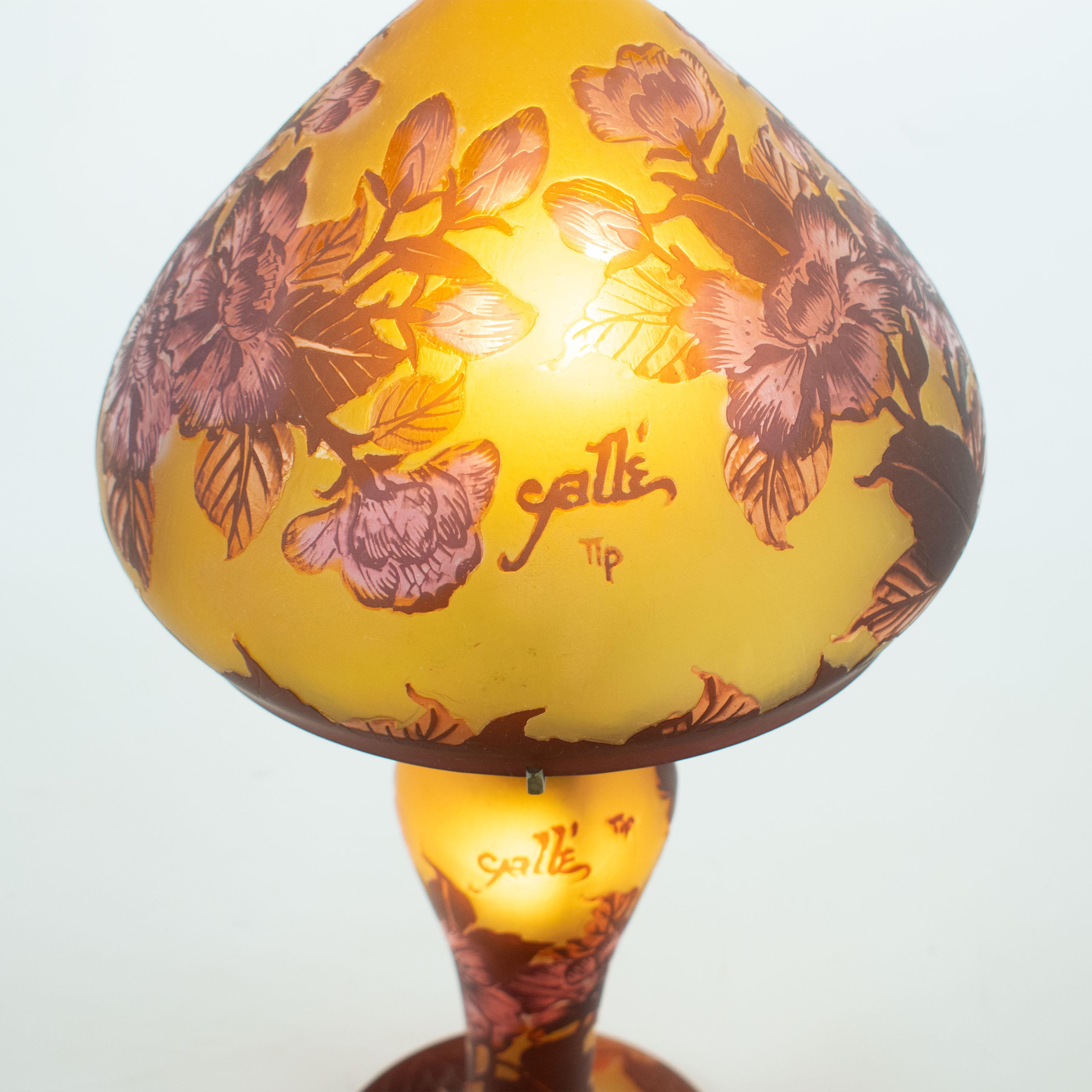 French Gallè Tip - Art Nouveau Mushroom Lamp in multilayer glass