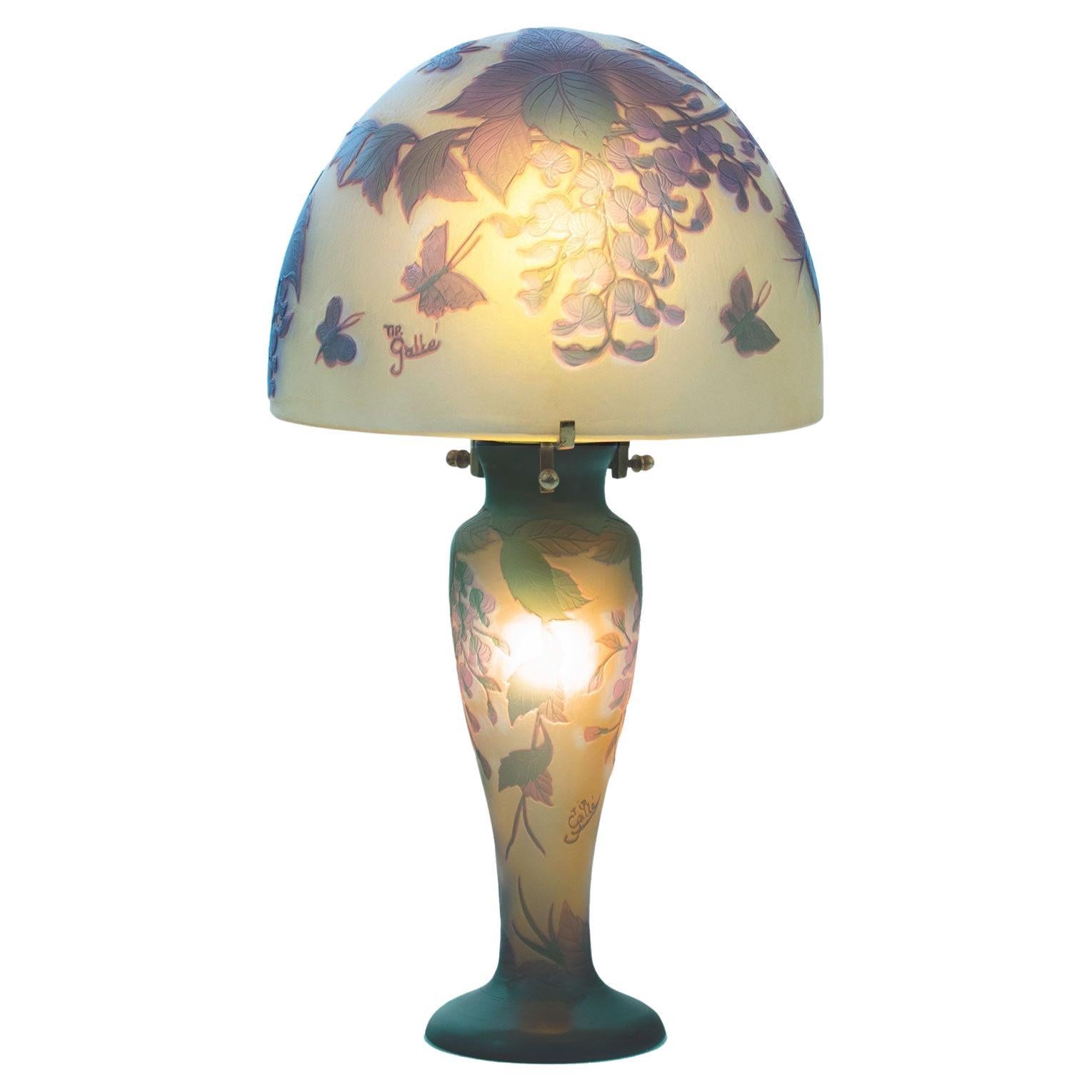 GALLÉ Tip - Elegant Art Nouveau mushroom lamp in acid-etched glass.