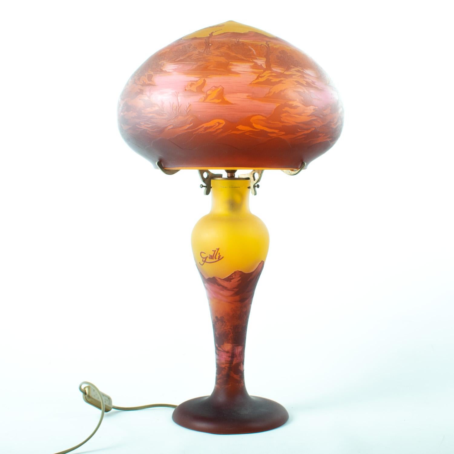 Gallè Tip - Grande lampe champignon Art Nouveau en verre multicouche en vente 3